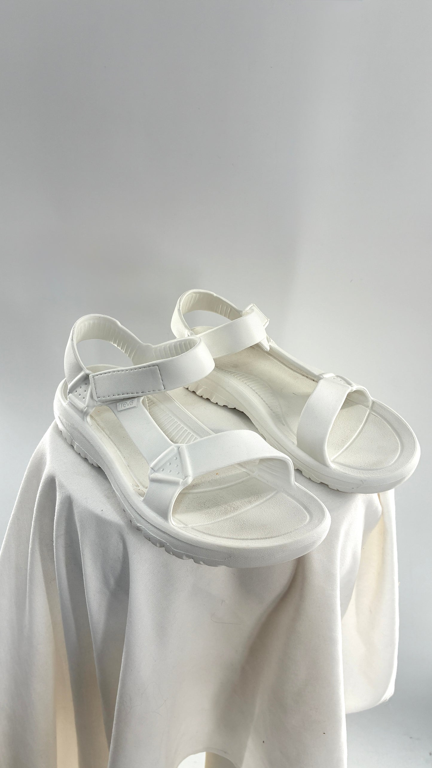 Vintage TEVA White Hurricane Drift Sandal (M8 W10)