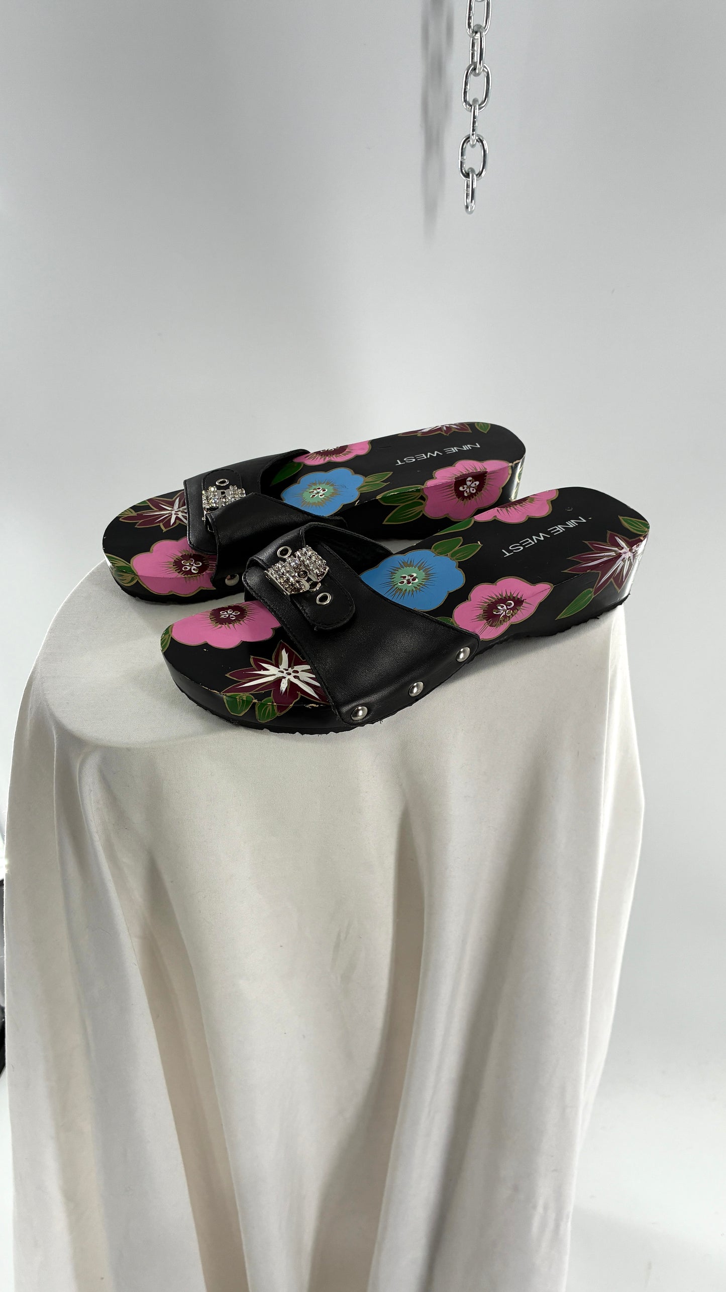 Vintage NINE WEST Black Clog Sandal with Colorful Hand Painted Flowers (7.5)