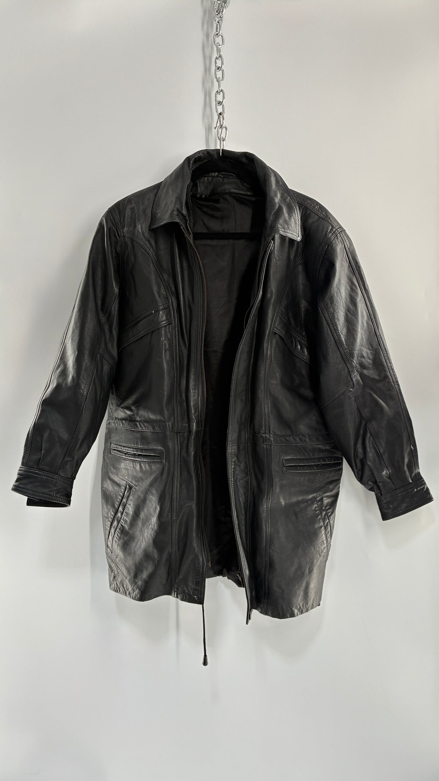 Vintage Black Leather Jacket with Waist Cinch and Double Pockets (S/M)