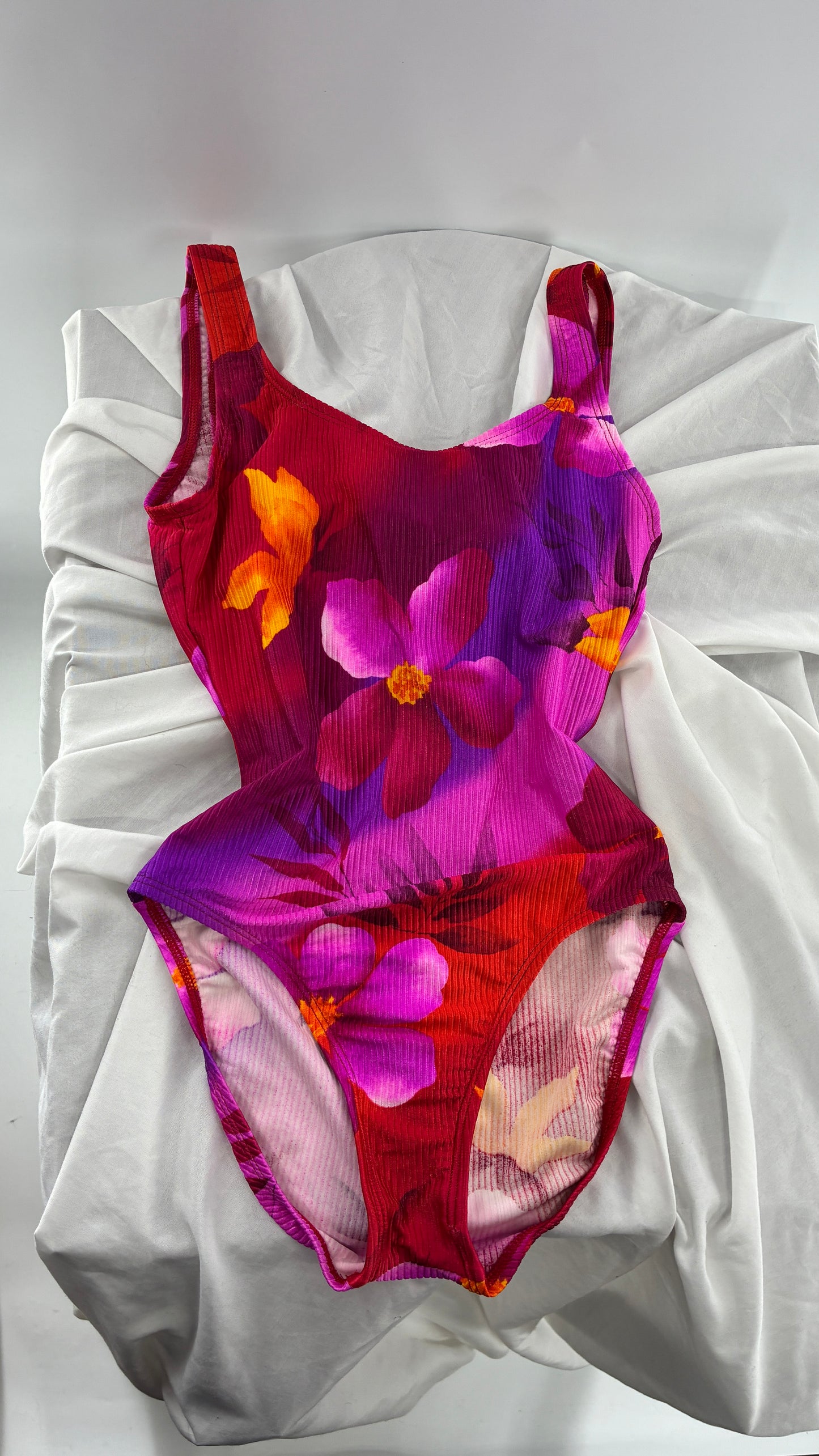 Vintage CATALINA Hibiscus Tropical Florals Open Back Swimsuit (Medium)