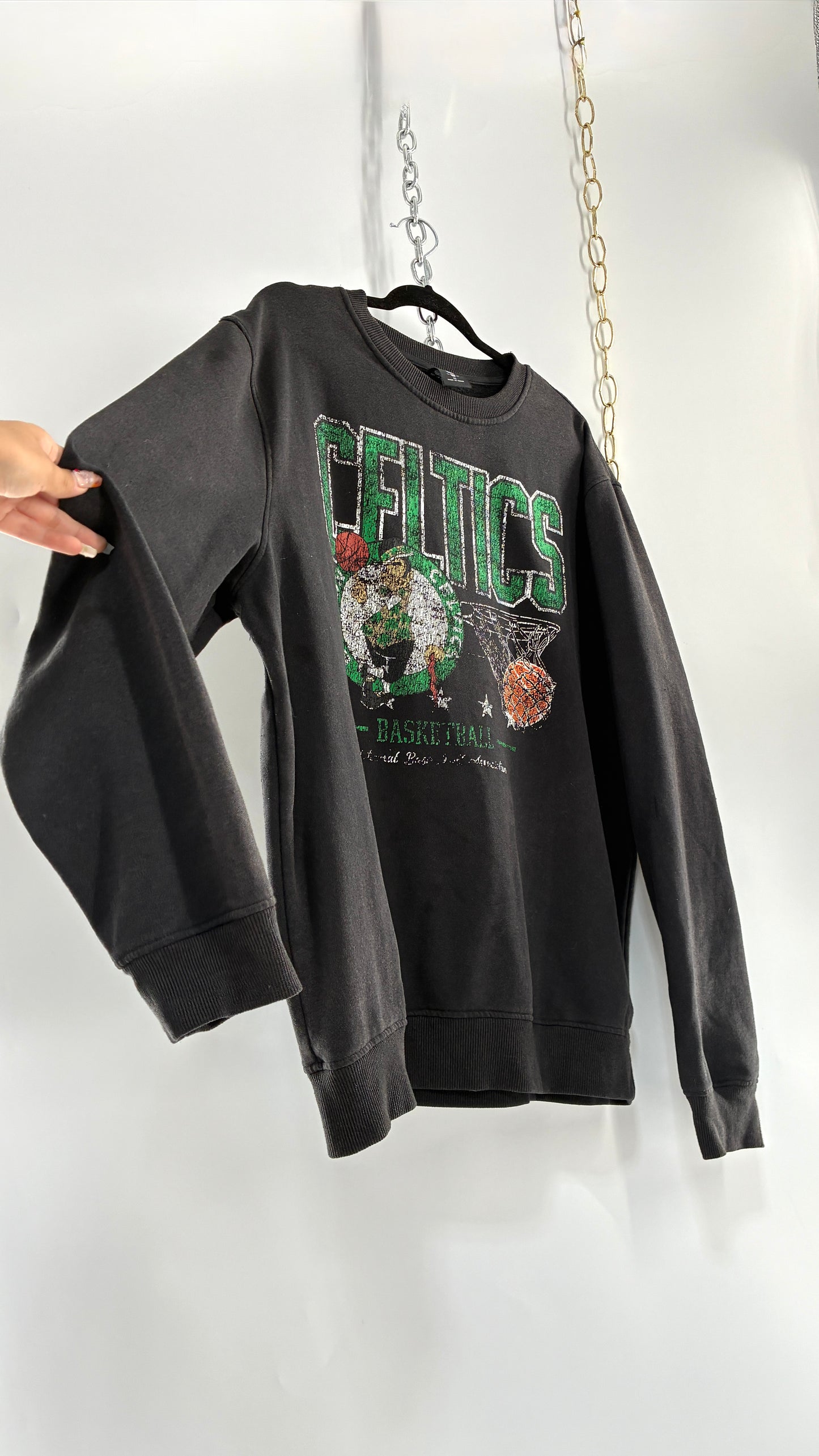 Vintage Worn In Comfy CELTICS Crewneck (XL)