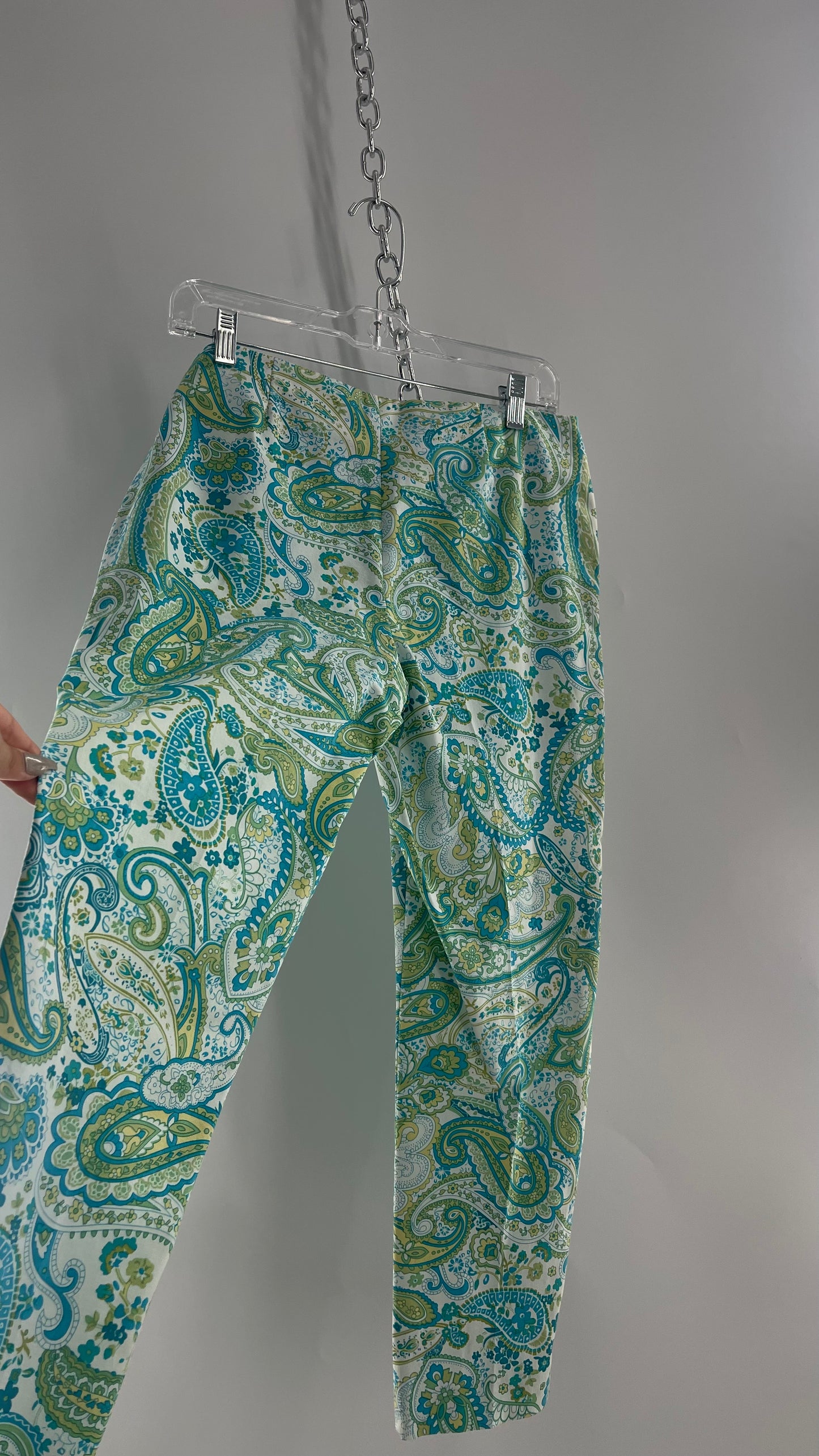 VINTAGE WOMYN Blue Green Paisley Patterned 1990s Capris with Tags Attached (12)