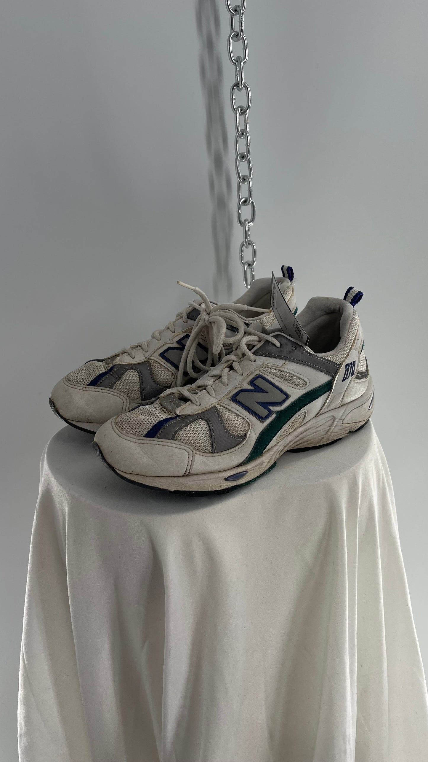 Vintage Rare New Balance Dirty/Distressed 1990s Dad Sneaker (7.5)