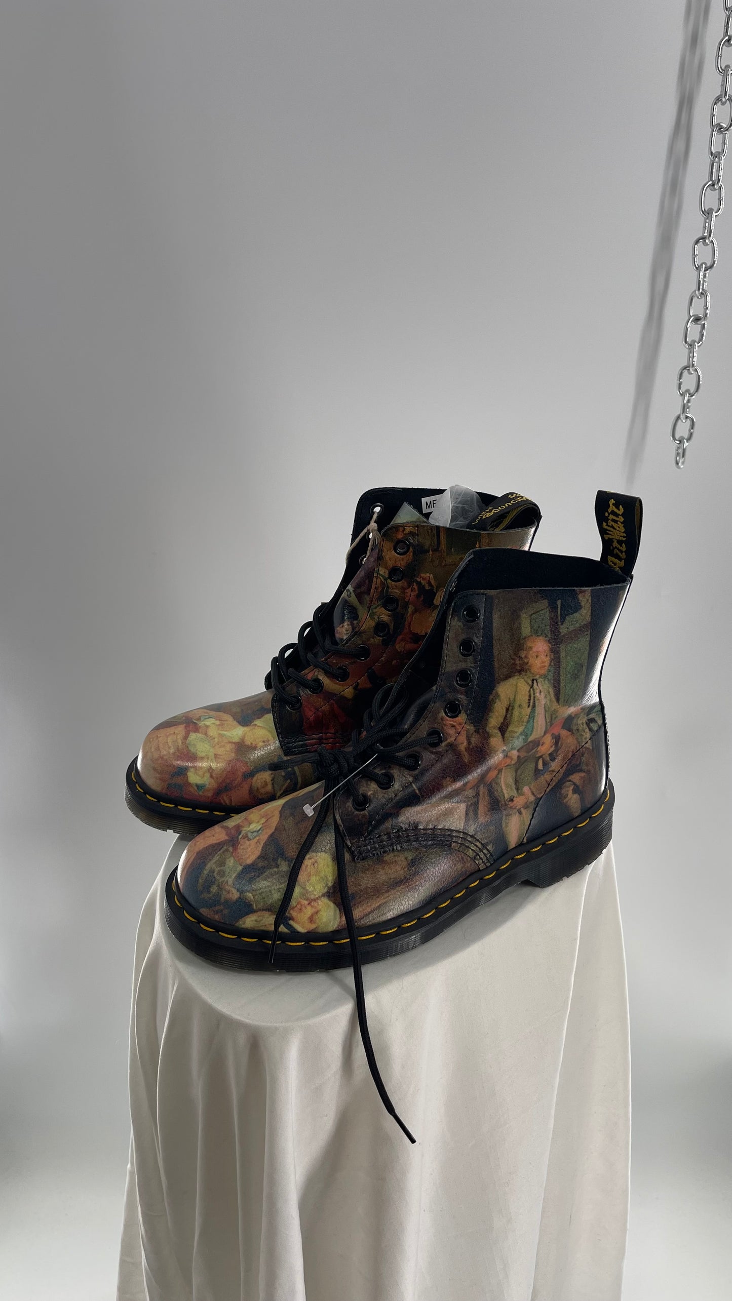 Dr Martens Men's William Hogarth Pascal 1460 Special Edition Art Museum Collection Boots. (8 M)