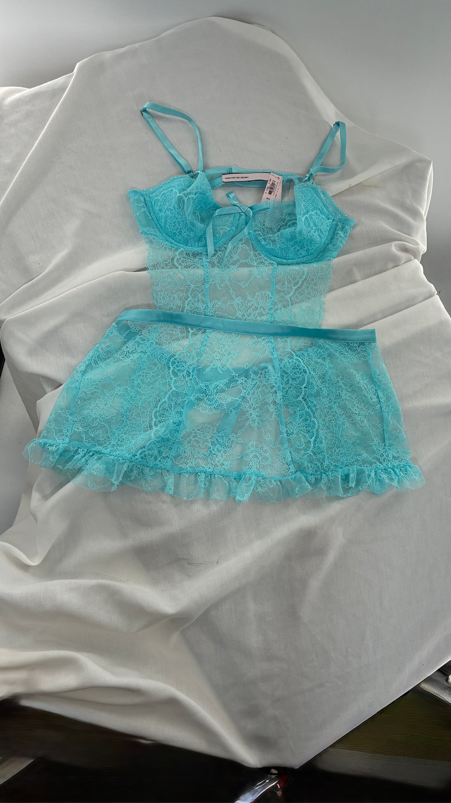 Deadstock Vintage VICTORIA’S SECRET  Baby Blue Lace Apron with Tags (Medium)