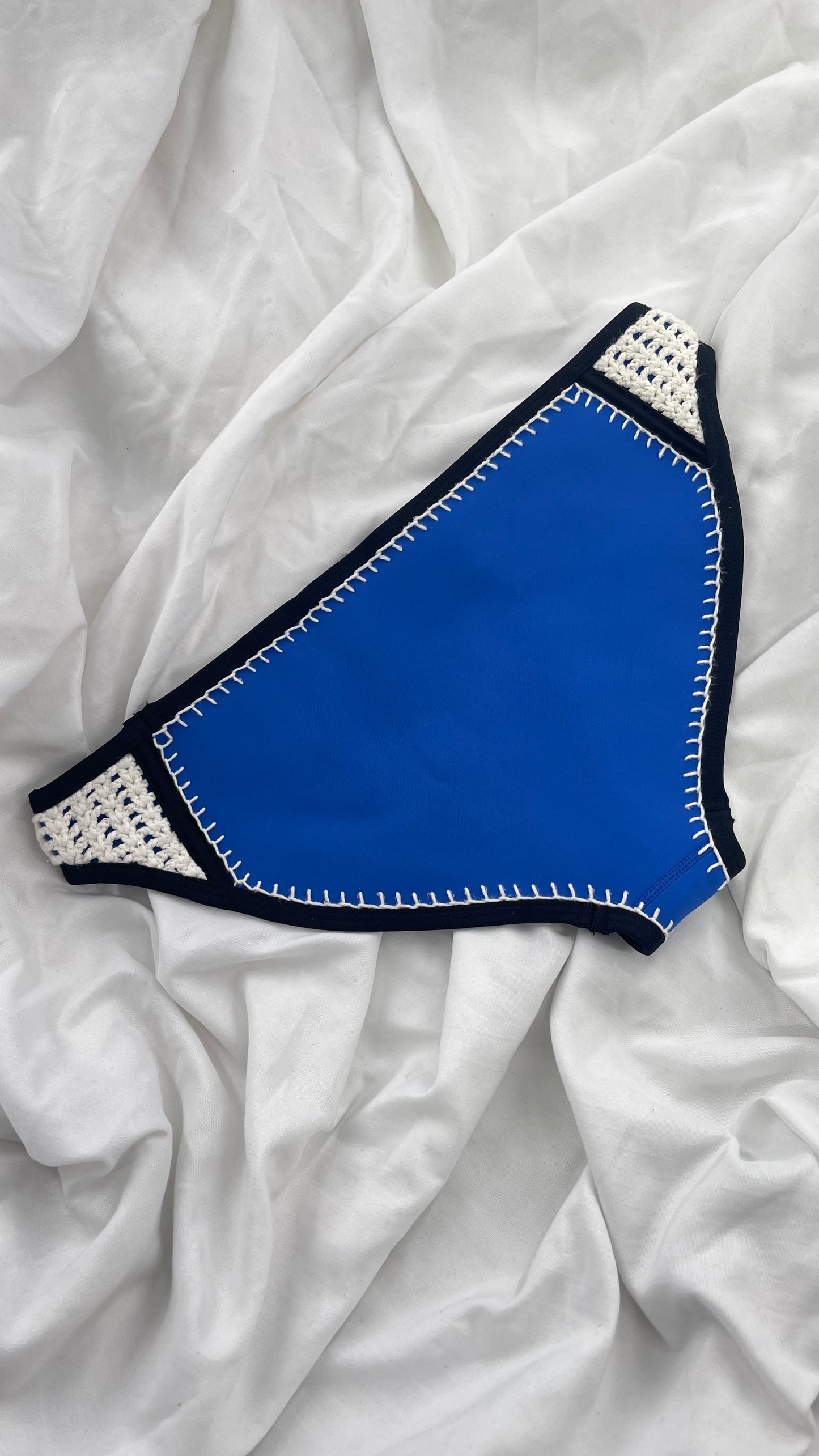 TRIANGL Swim Royal Blue and Black Neoprene Swim Bottoms with Crochet Sides (Small)