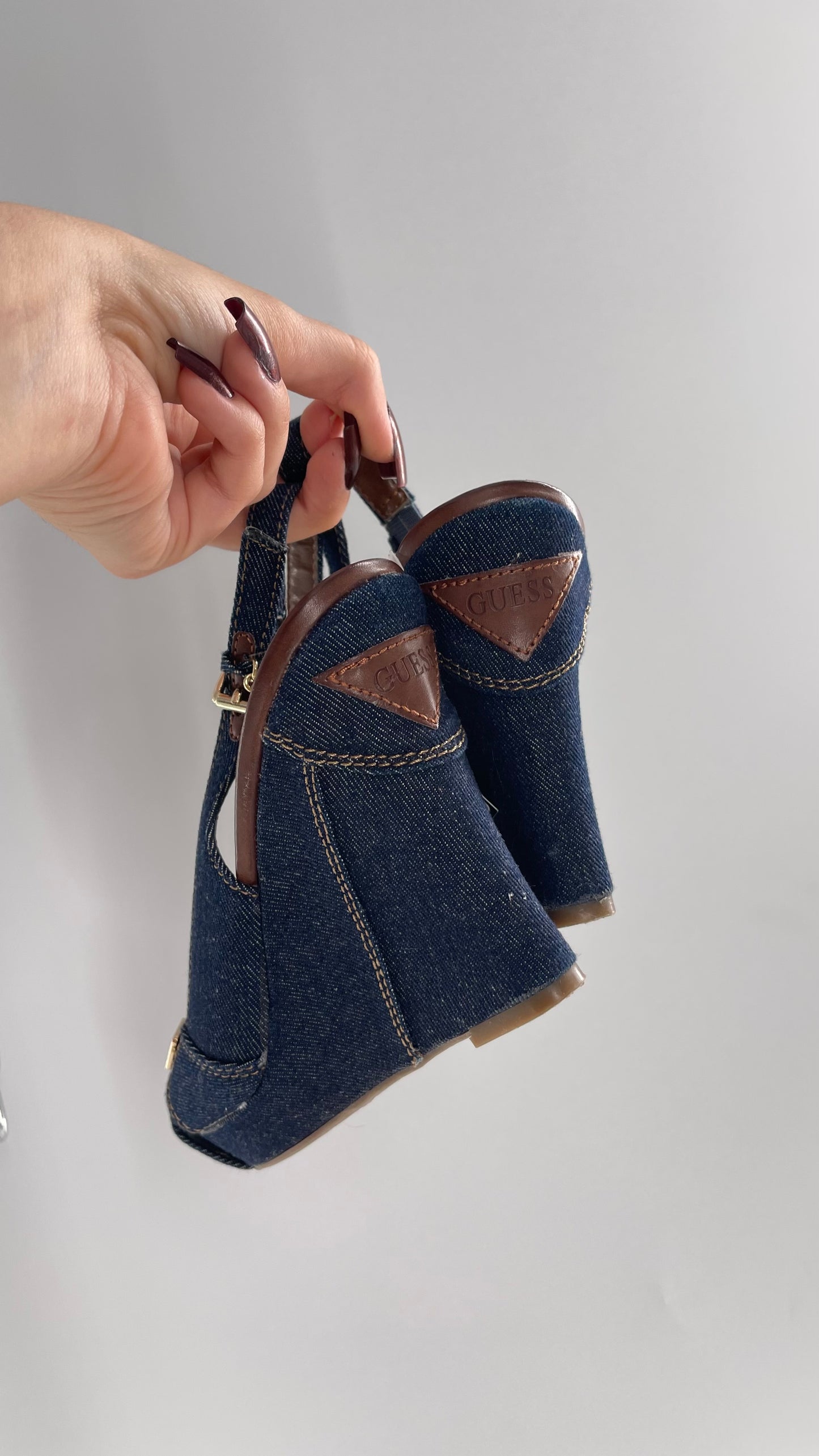 Vintage GUESS Dark Denim Jeans Wedges with Slingback Strap and Iconic Logo (7)