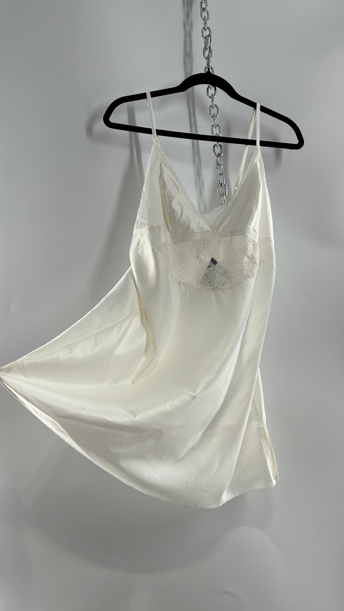 Vintage GALINA SIGNATURE White Slip with Lace Underbust Cut Out Detail (Medium)