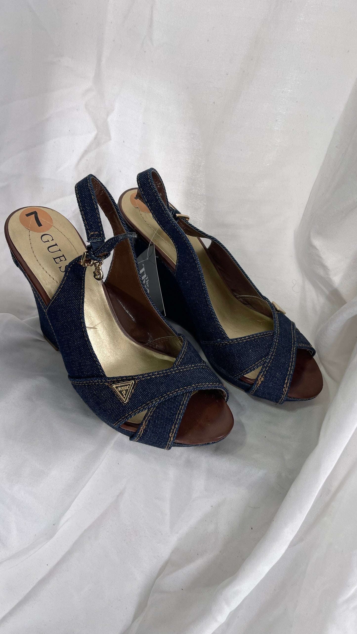 Vintage GUESS Dark Denim Jeans Wedges with Slingback Strap and Iconic Logo (7)