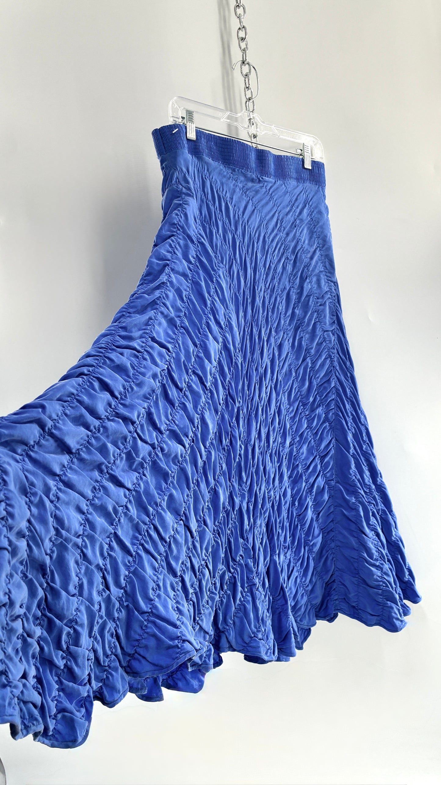 Vintage DKNY 100% Silk Cobalt Blue Skirt (Small)