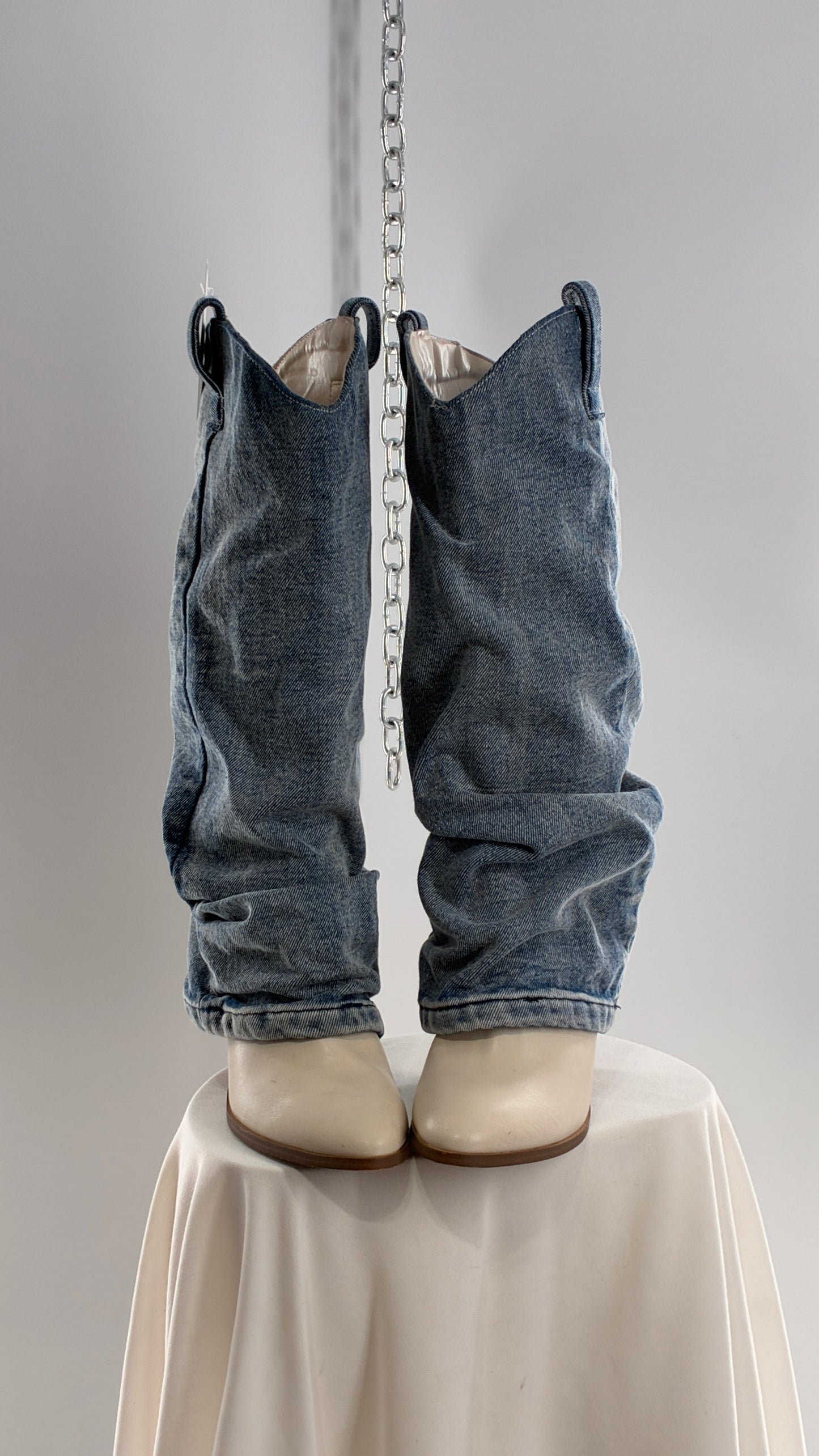 Vintage 2008 White Pointed Toe Boots with Denim Stacked Leg (6)