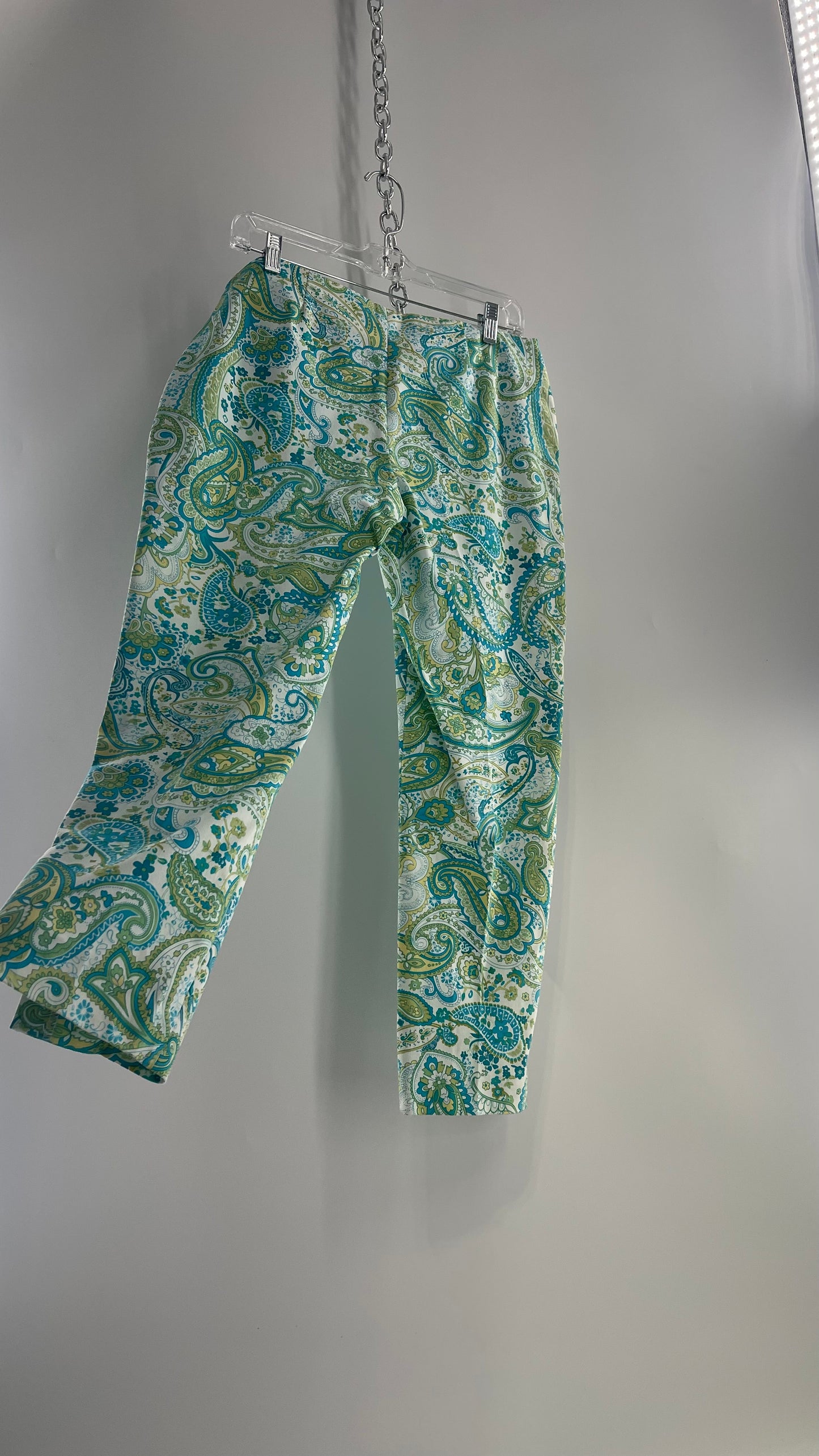 VINTAGE WOMYN Blue Green Paisley Patterned 1990s Capris with Tags Attached (12)