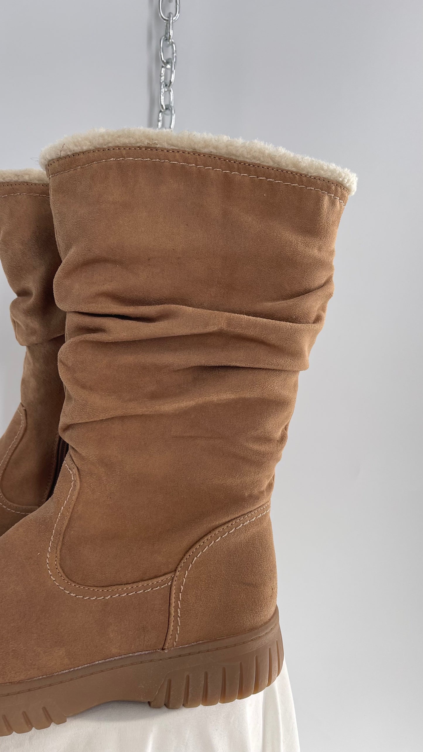 White Mountain Stacked/Ruched Brown Suede Leather Boots with Sherpa Lining and Tags Attached (8.5)