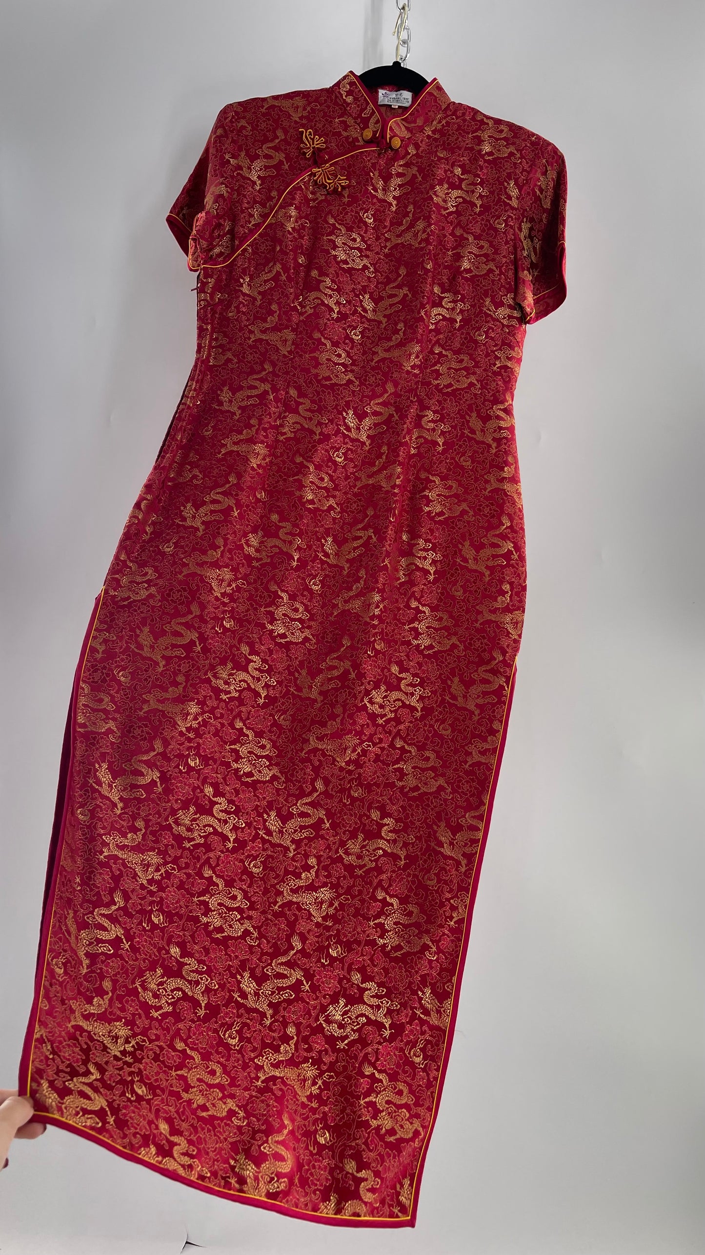 Vintage 1980s Chinese Red Silk Dragon Motif Printed/Embroidered Qipao (XL)