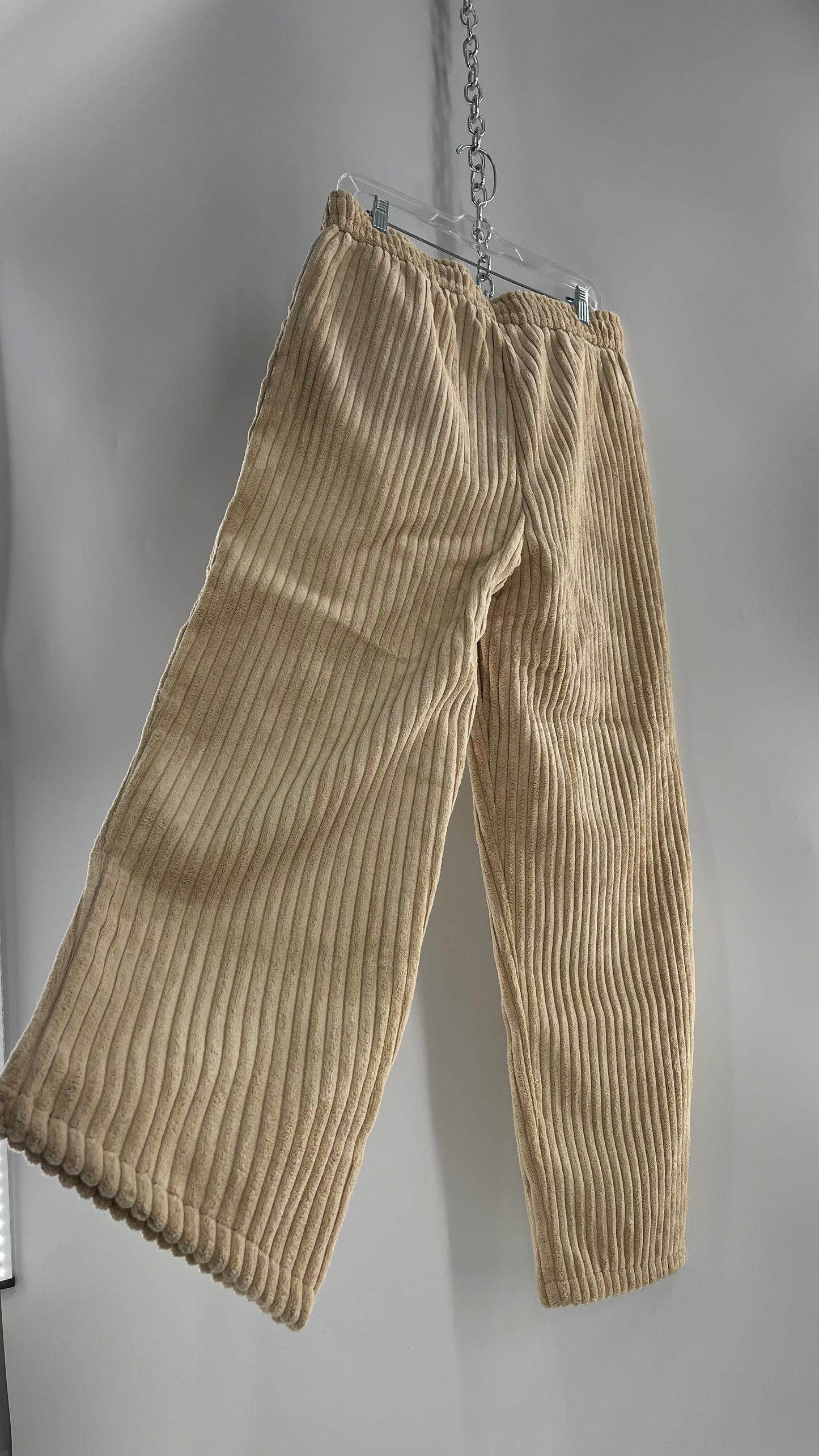 Tan Thick Corduroy Wide Legs with Tags Attached (Large)