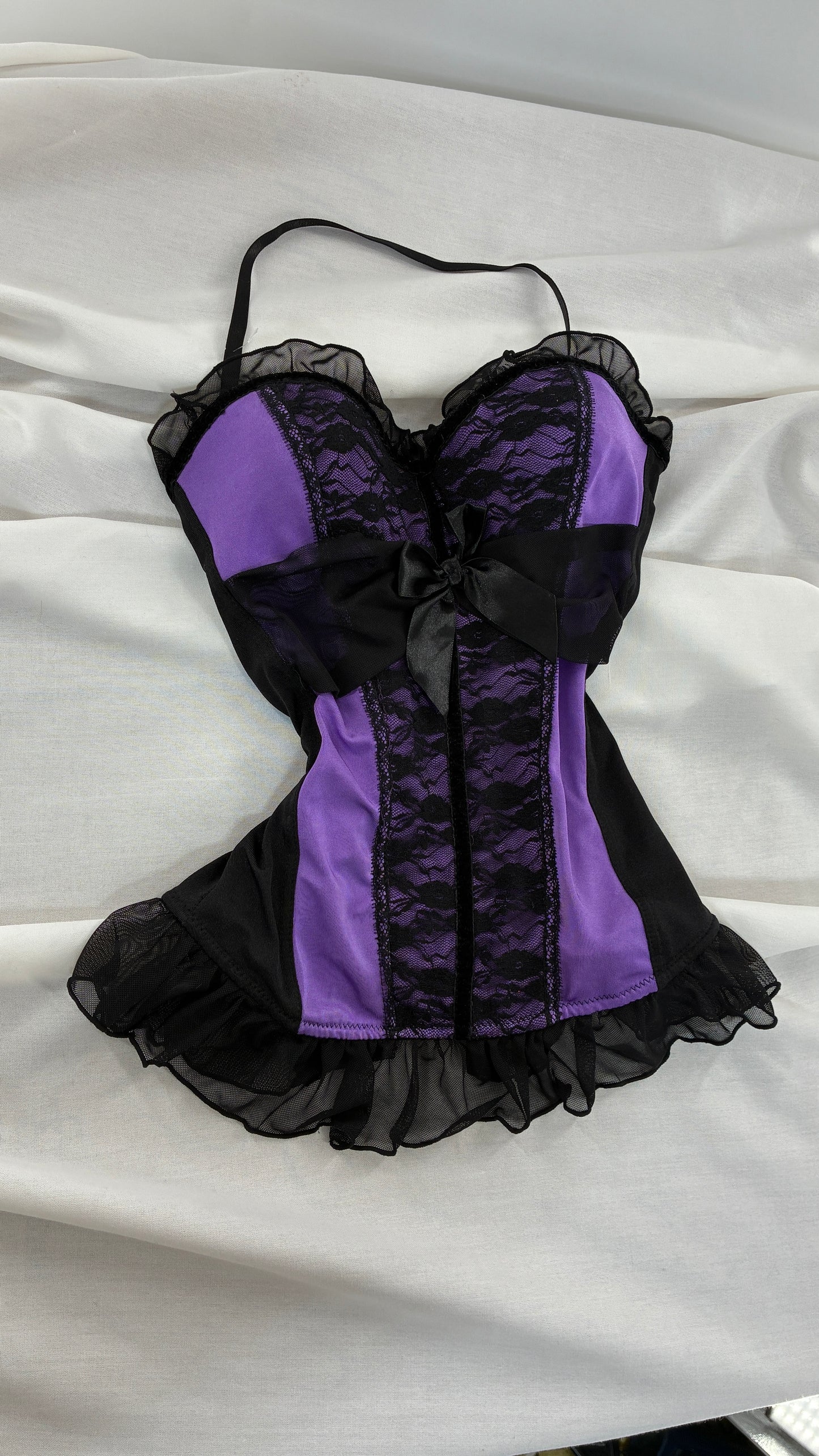 Vintage BLACK FUCHSIA Black and Purple Corset with Ruffled Hem and Underbust Bow (Medium)