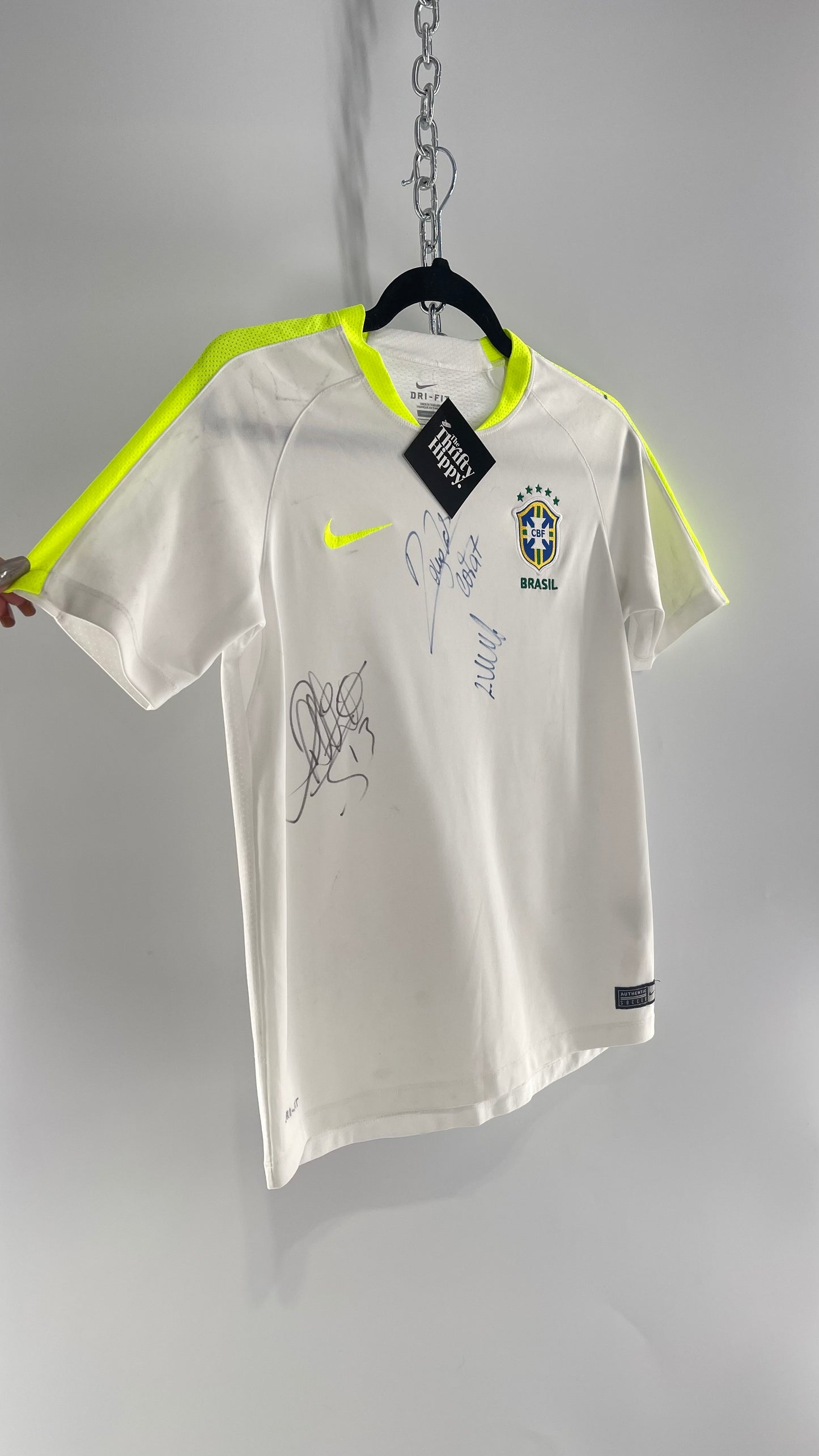 Vintage Nike Brasil CBF Jersey with Chelsea Player DIEGO COSTA, WILLIAN, and OSCAR Signatures (Large)