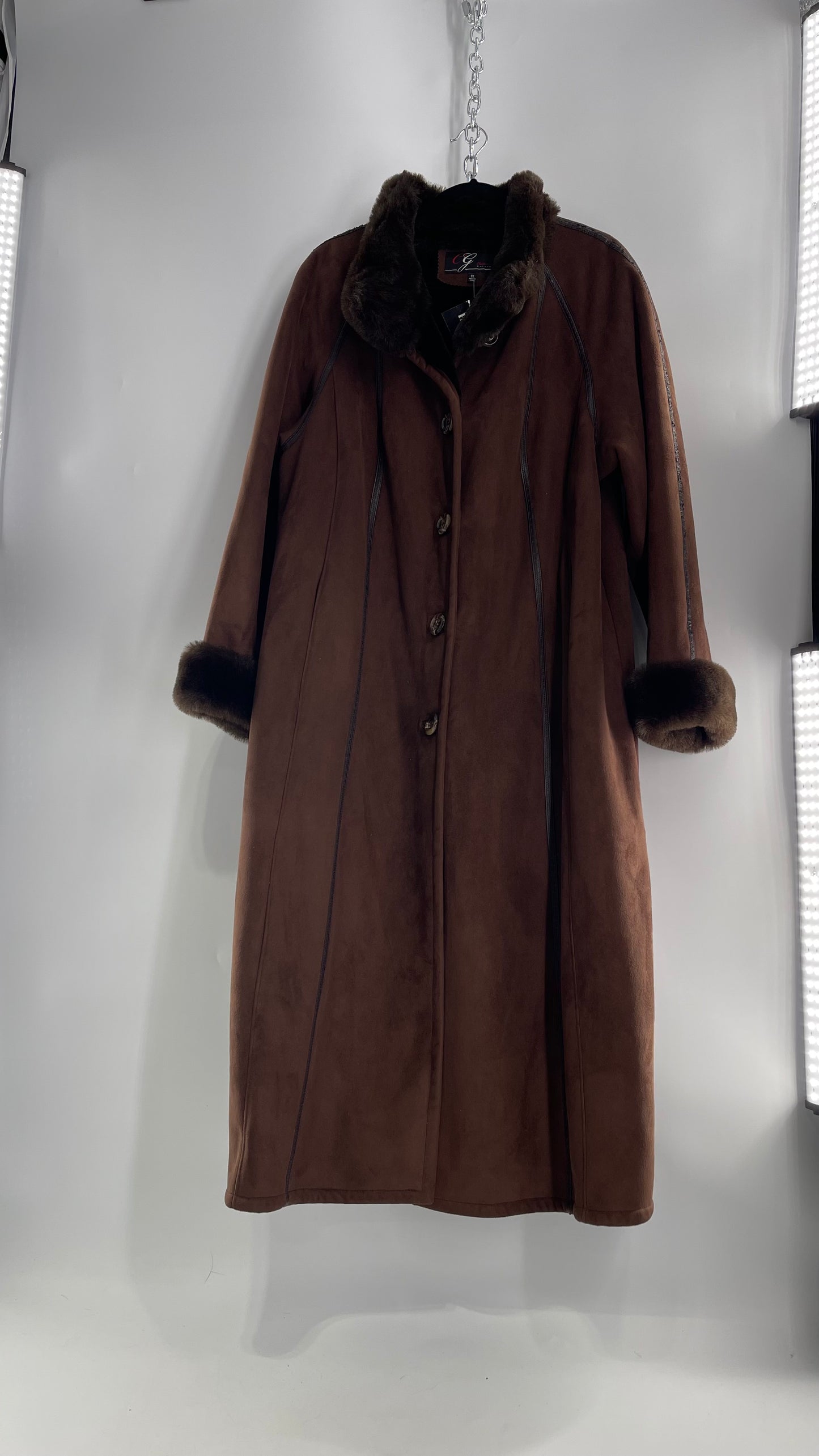 Vintage CG Collection Brown Coat with Faux Leather Piping and Faux Fur Cuffs and Collar (C)(XL)