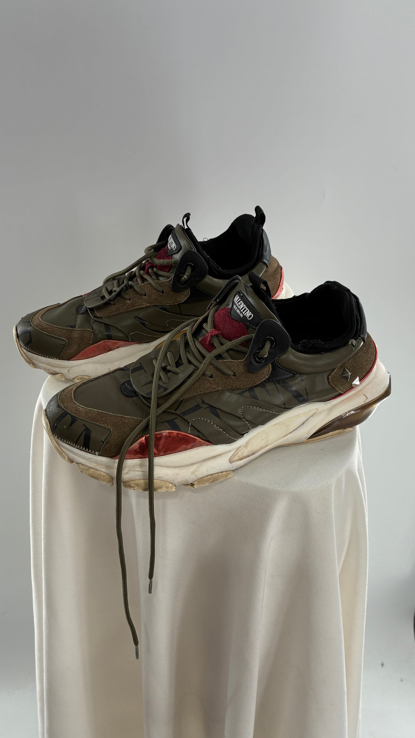 VALENTINO Garavani Distressed Bounce Sneakers (42)