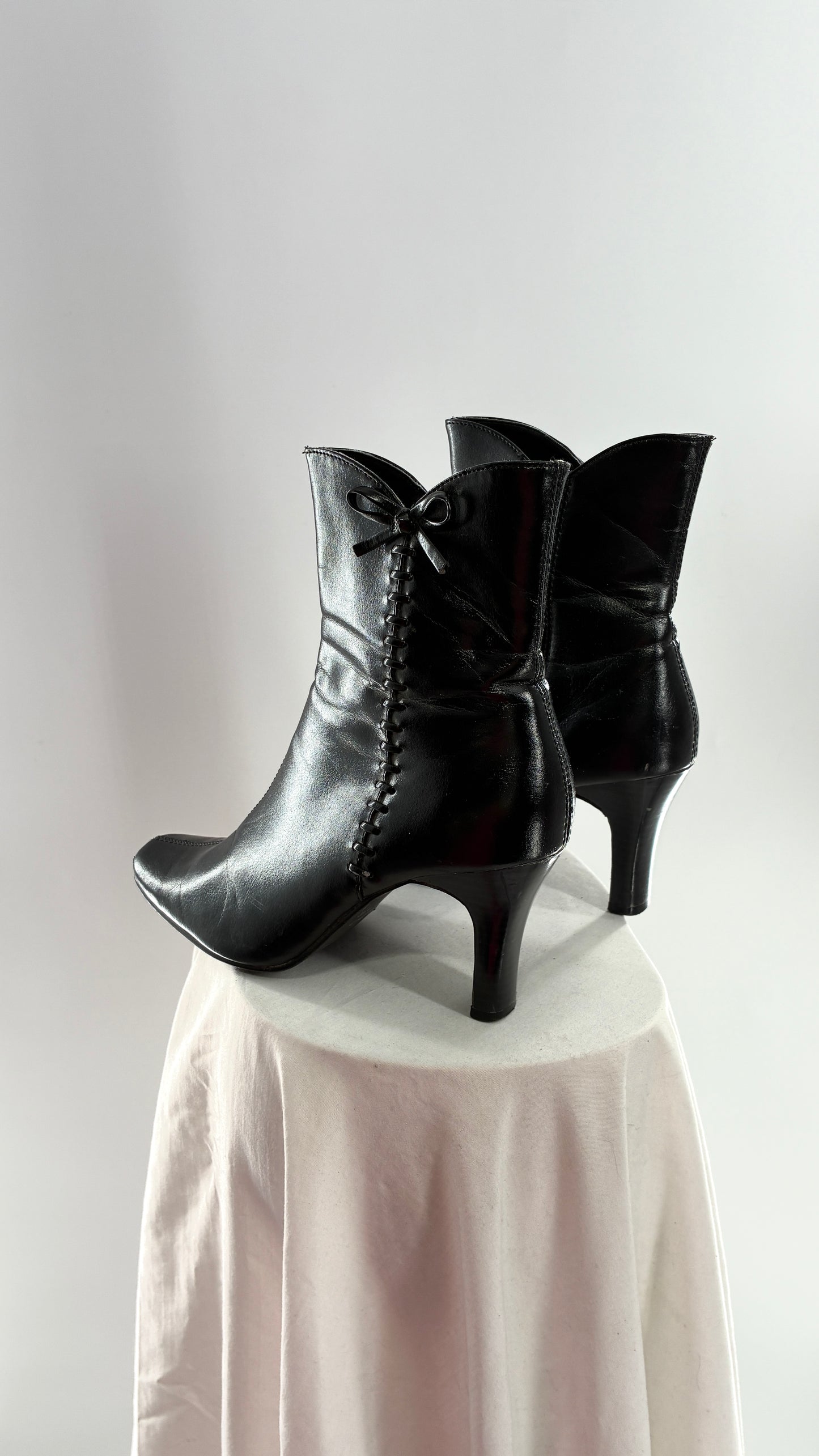 Vintage EXPRESSIONS Black Square Toe Kitten Heel Boots with Lace Up, Bow Side Details (8)