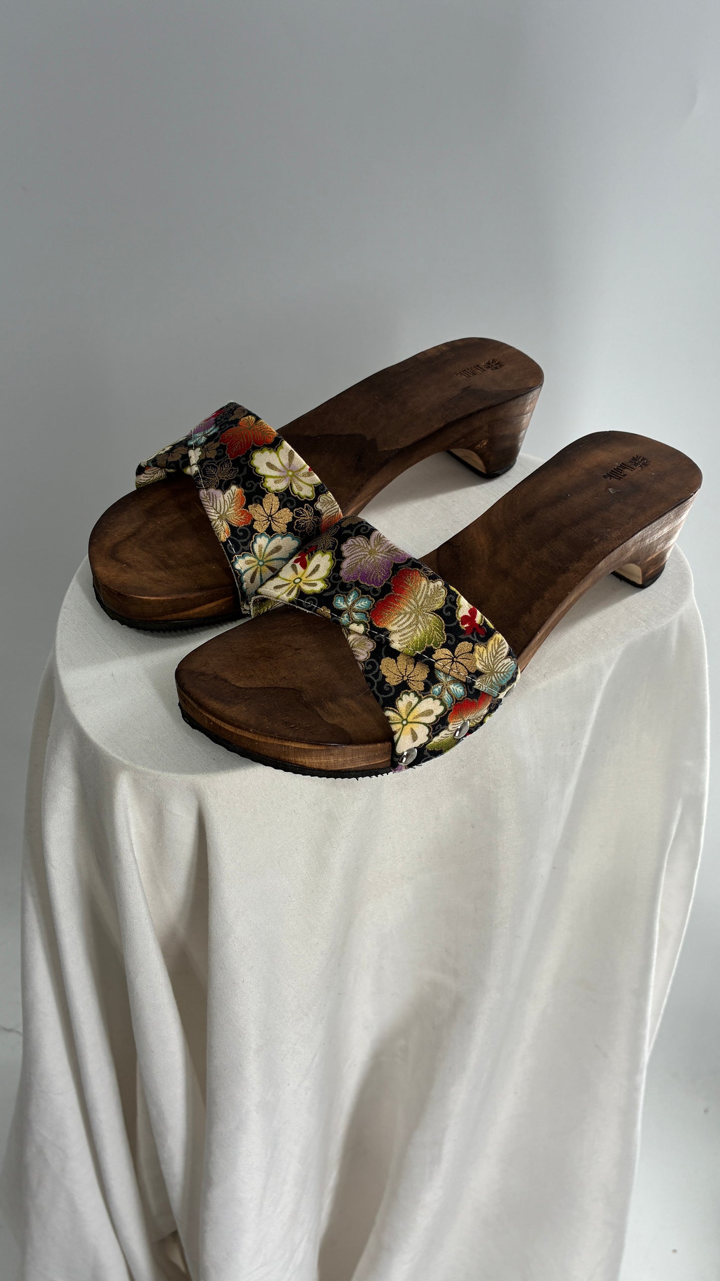 Vintage HUANG Wooden Sandal Clog with Floral Patterned Strap (8.5)