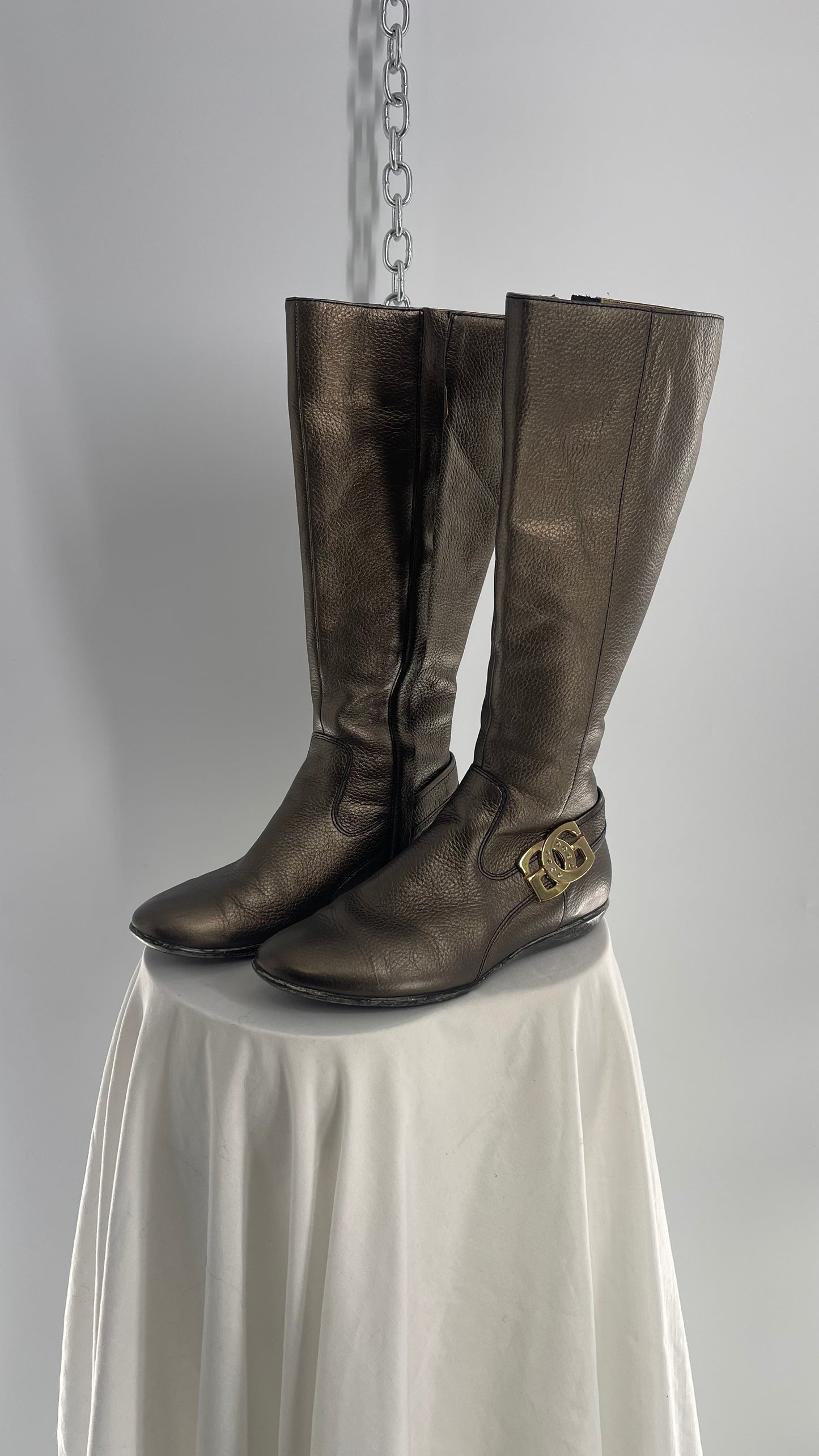 Vintage GUESS Metallic Bronze/Pewter Silver Leather Boots with Logo Buckle (36)