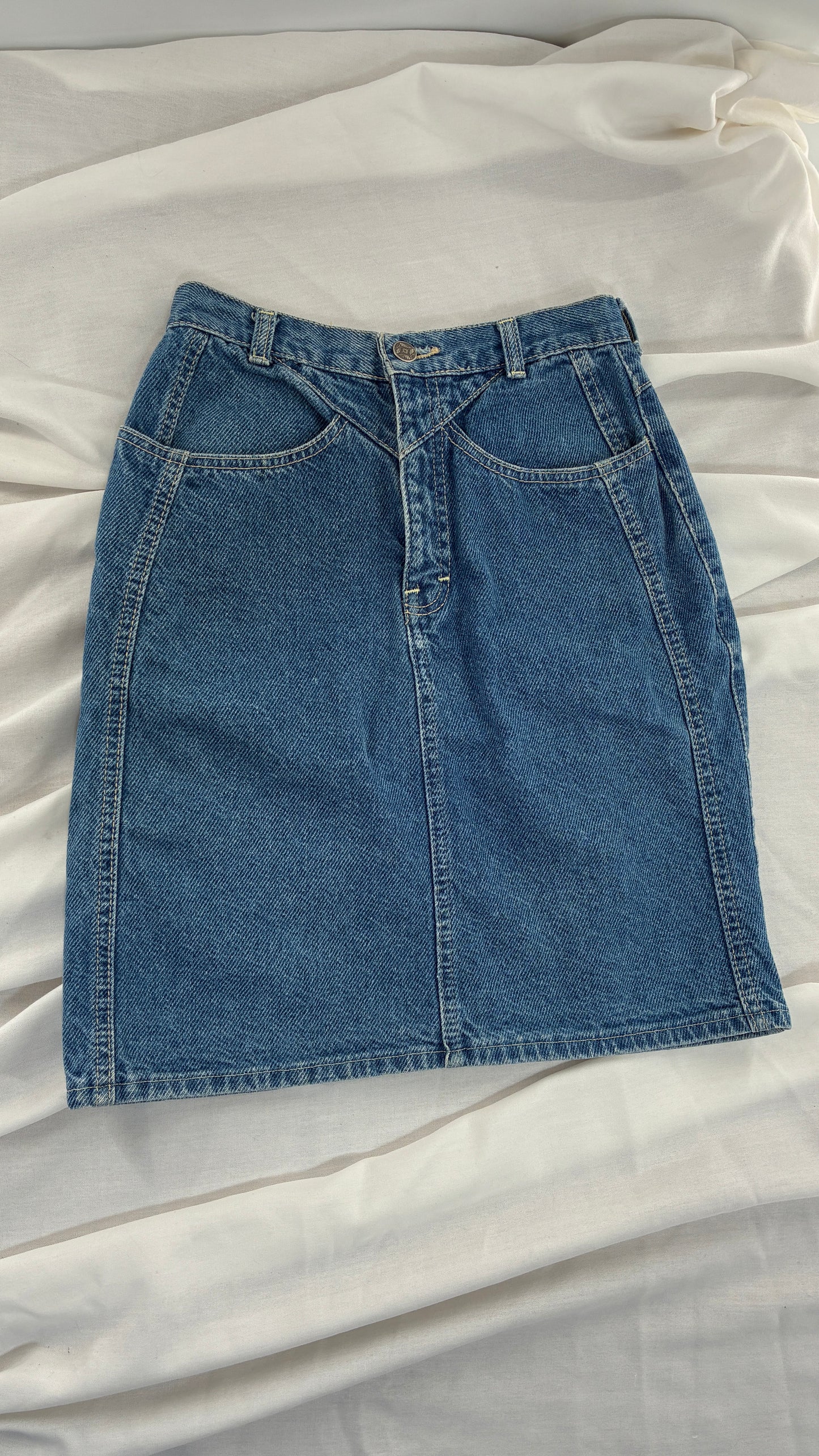 Vintage LA BLUES 1990s High Waisted Denim Mini Skirt (XS/S)