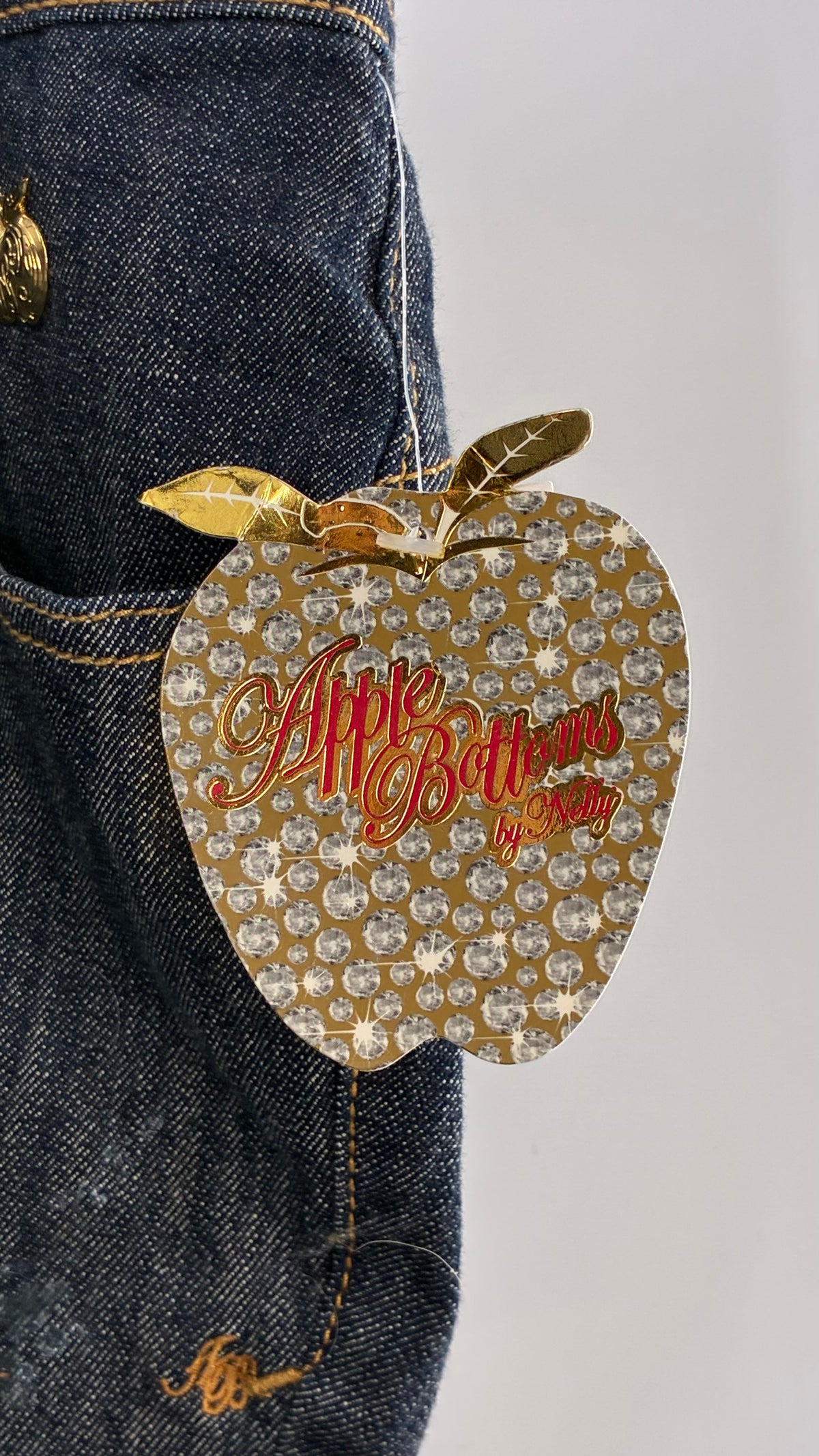 Deadstock Vintage Iconic APPLE BOTTOM JEANS with Apple Pockets and Embroidered Lettering (24)