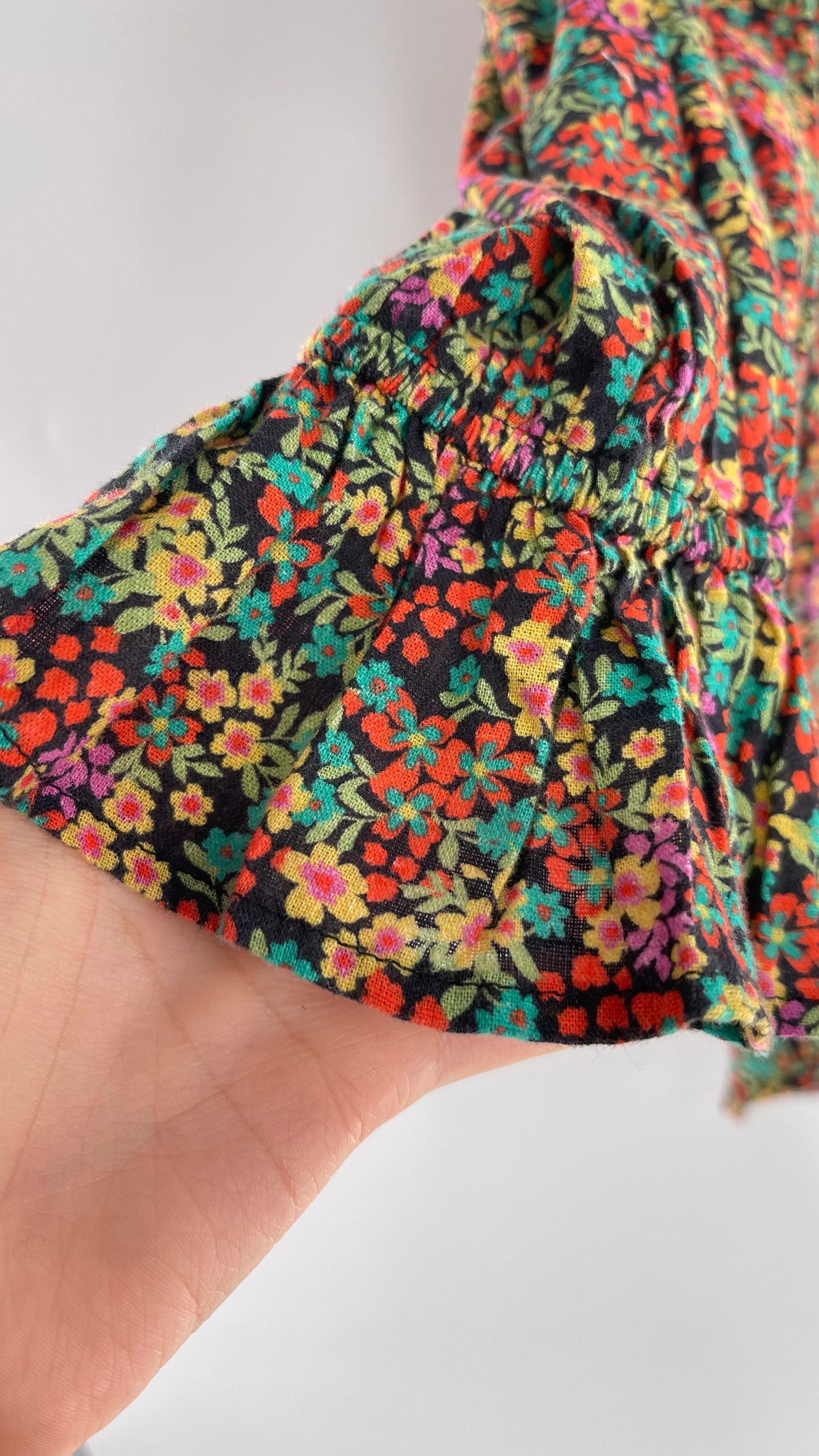 Free People 100% Cotton Colorful Florals Blouse with Deep V, Puff Sleeves, Button Front, and Tags Attached  (Small)