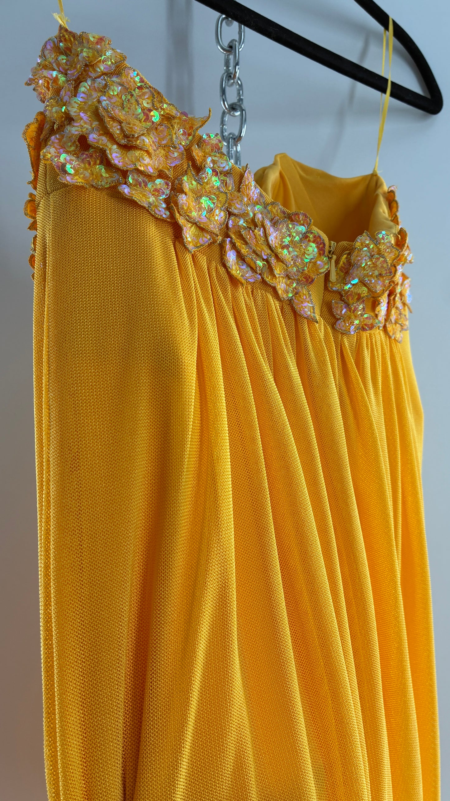 Vintage JAN’S BOUTIQUE Yellow Gown with Iridescent Sequin Appliqué Corseted Bust (6)
