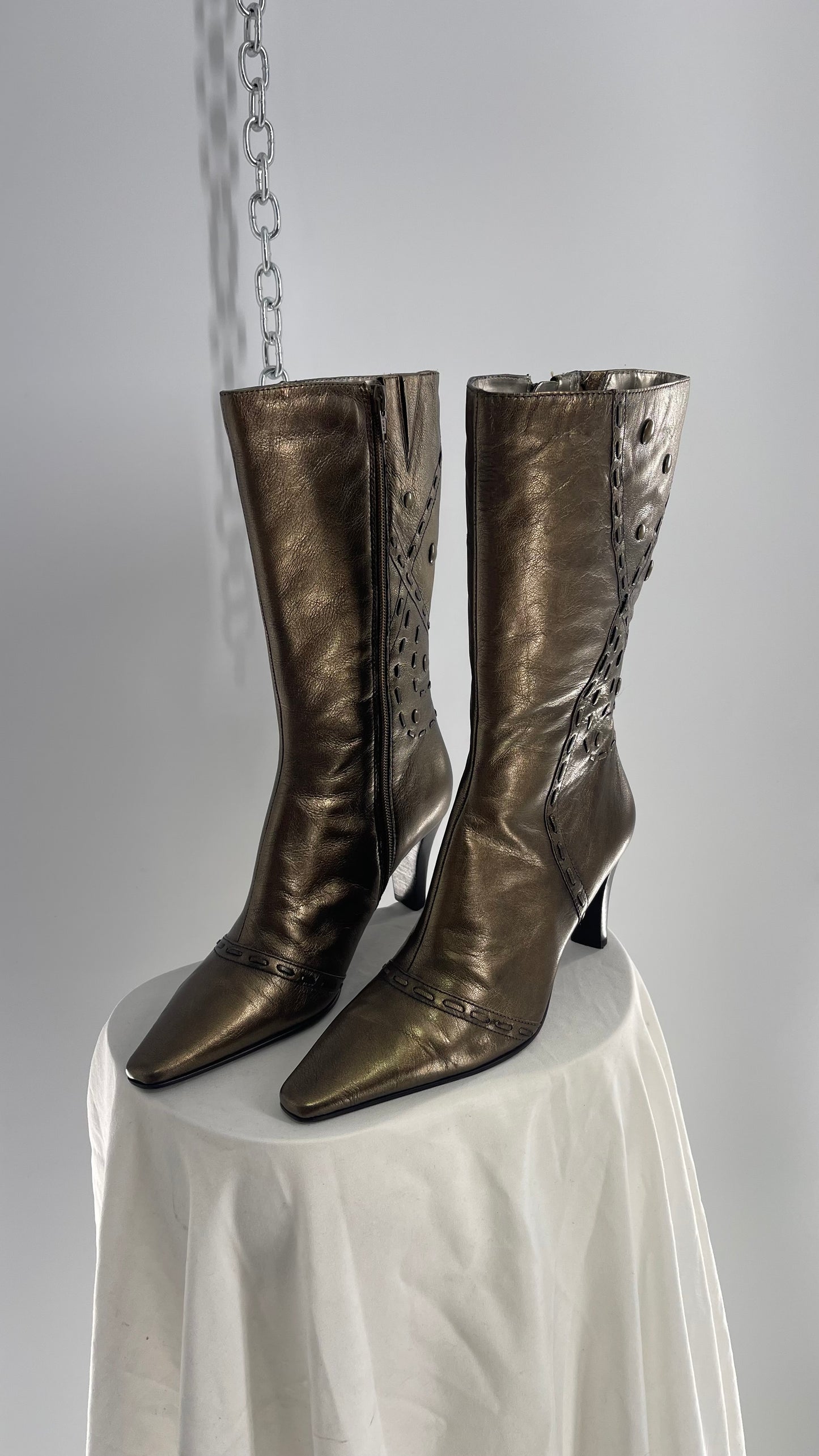 Vintage BANDOLINO Bronze Metallic Pointed Toe Boots with Leather Stitching and Studded Details (7)