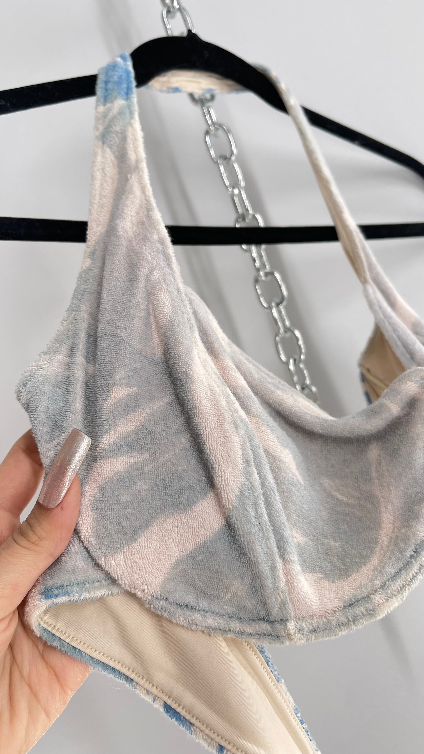 Stone Fox Swim  Underwire Halter Beach Towel Fabric Swim Top (XL)