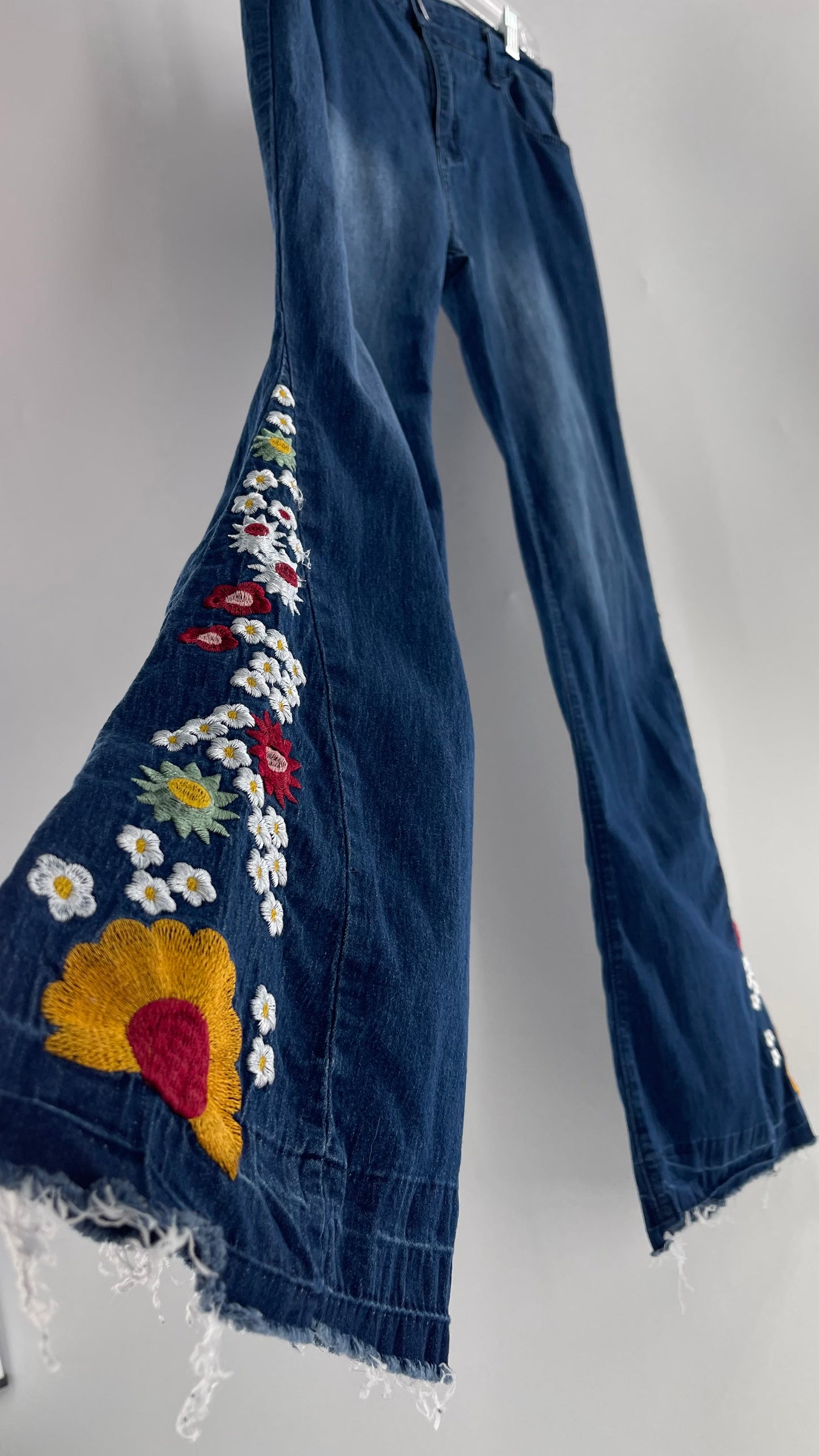 Vintage Embroidered Side Kick Flare Bell Bottom Jeans (28”)