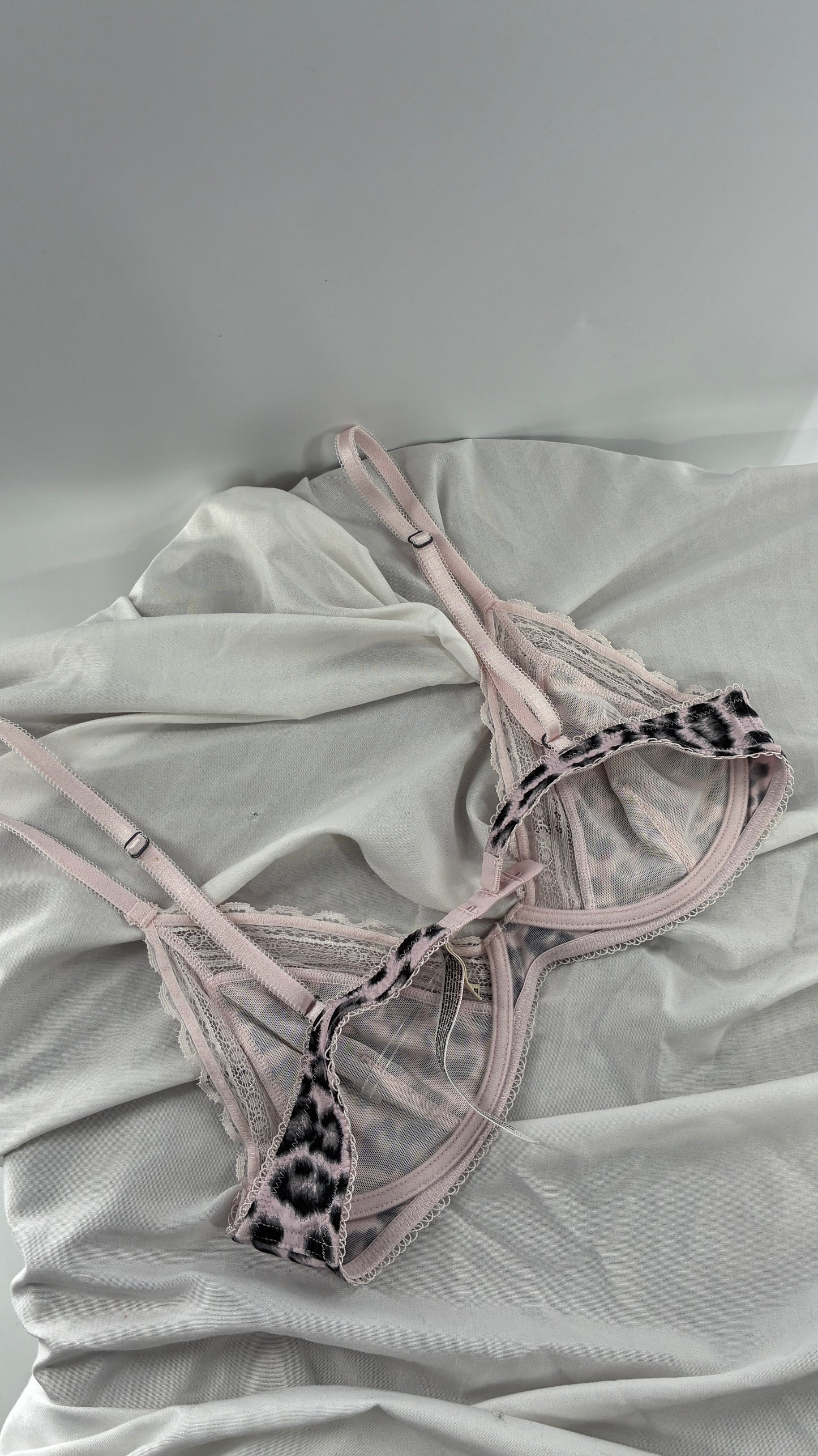 Intimately Free People Leopard Printed Graphic Lace Underwire Bra (34C)