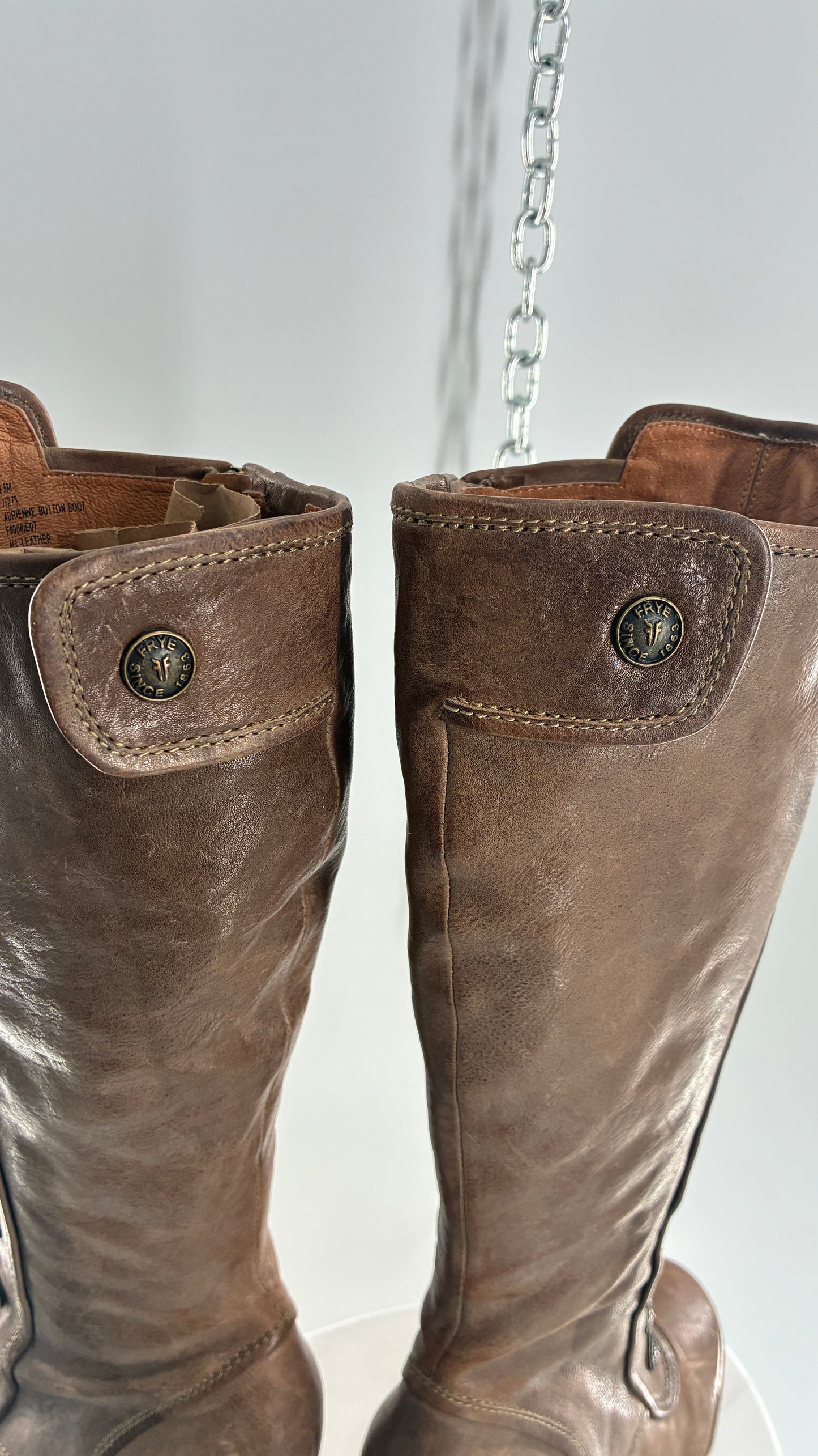 Vintage Limited Edition FRYE Adrienne Taupe Leather Rounded Toe Boots with Button Details (8.5)