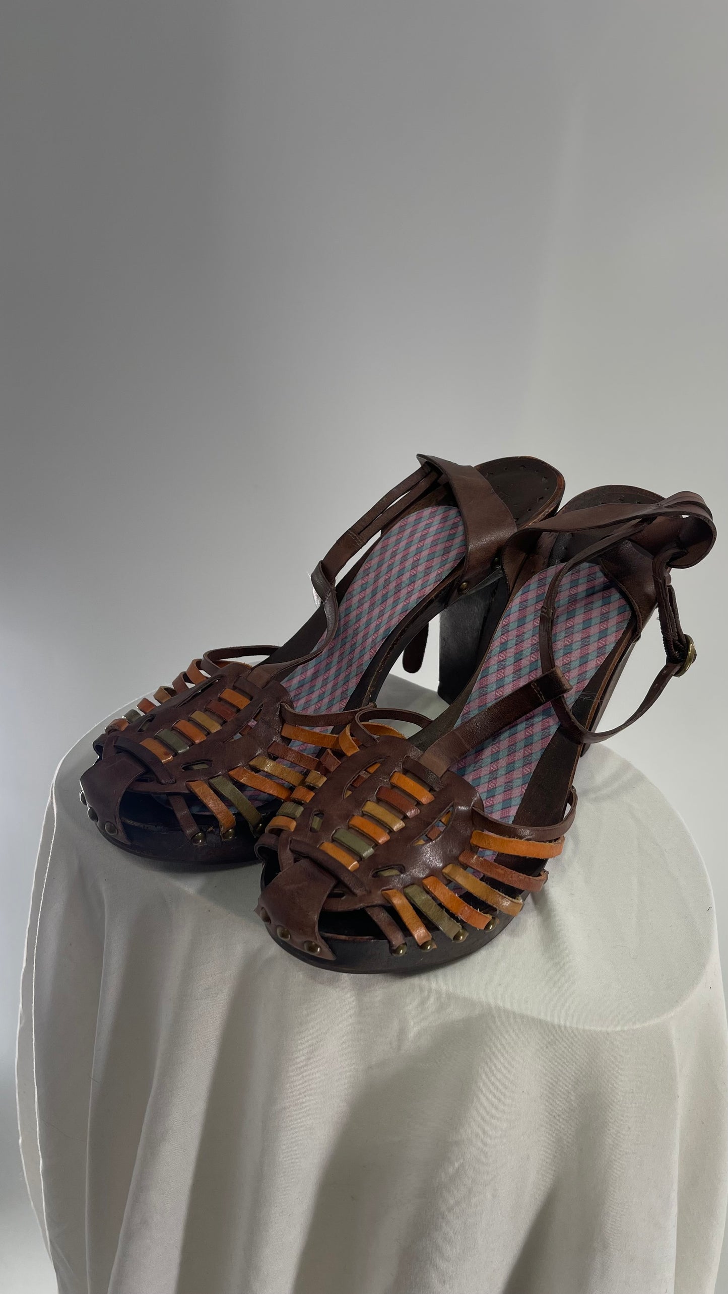 Vintage 1990s BCBGIRLS Wooden Clog Heel with Leather Woven Front (41)