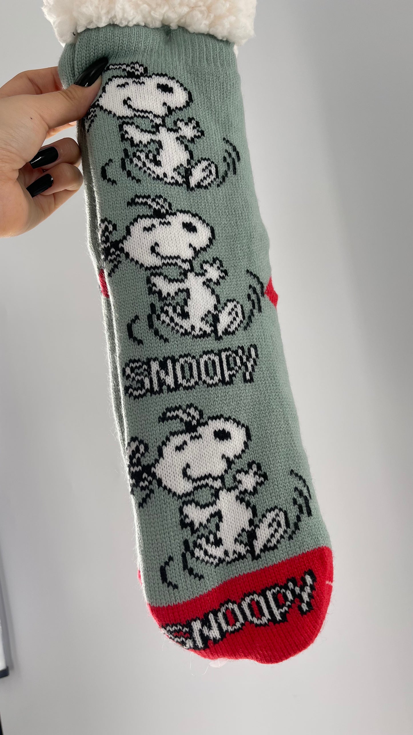 Fluff Lined Thick Knit Snoopy Slipper Socks