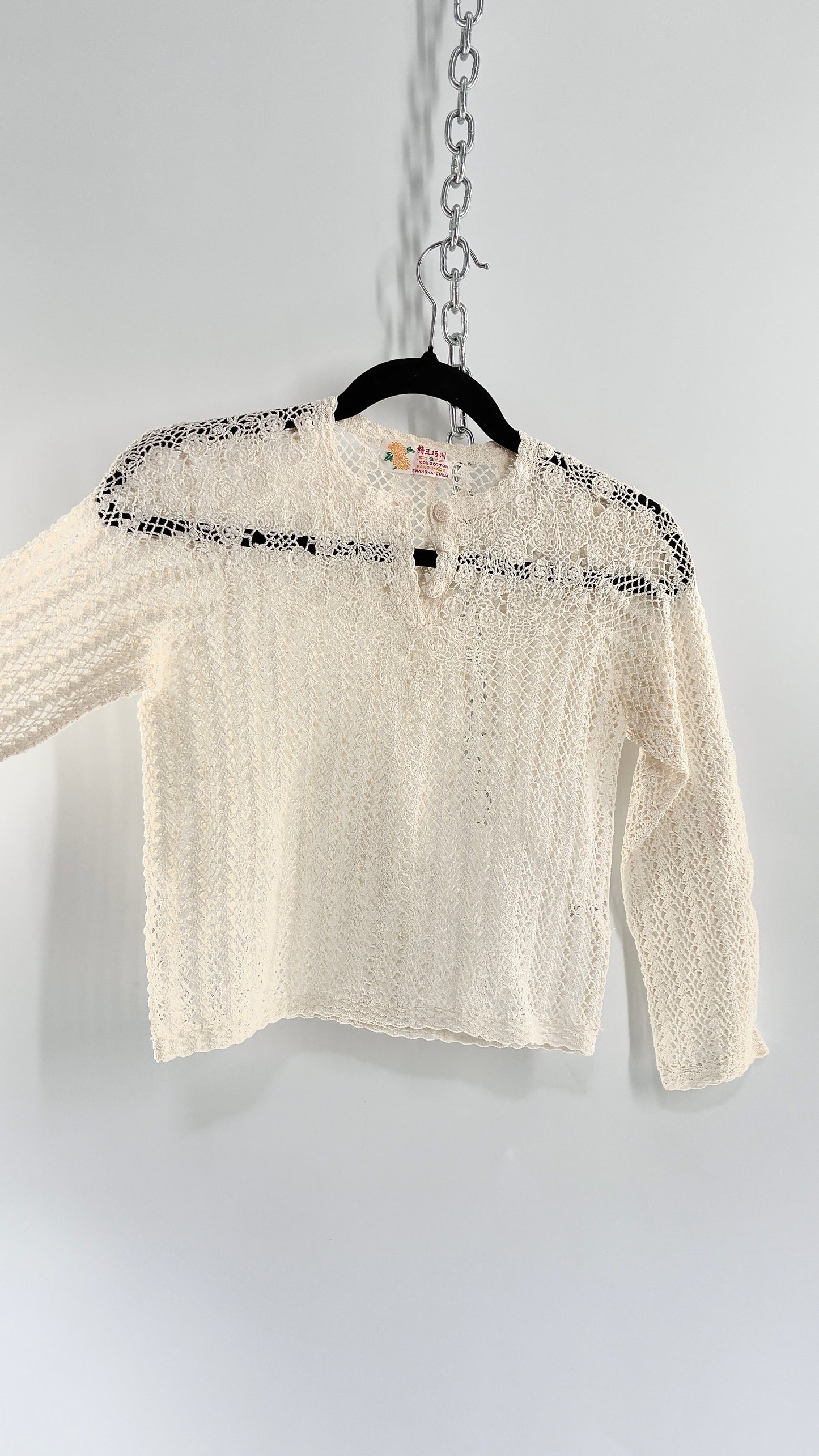 Vintage 1970s White Crochet Hand Made Quarter Sleeve Tunic Top Made in Shanghai (XS)