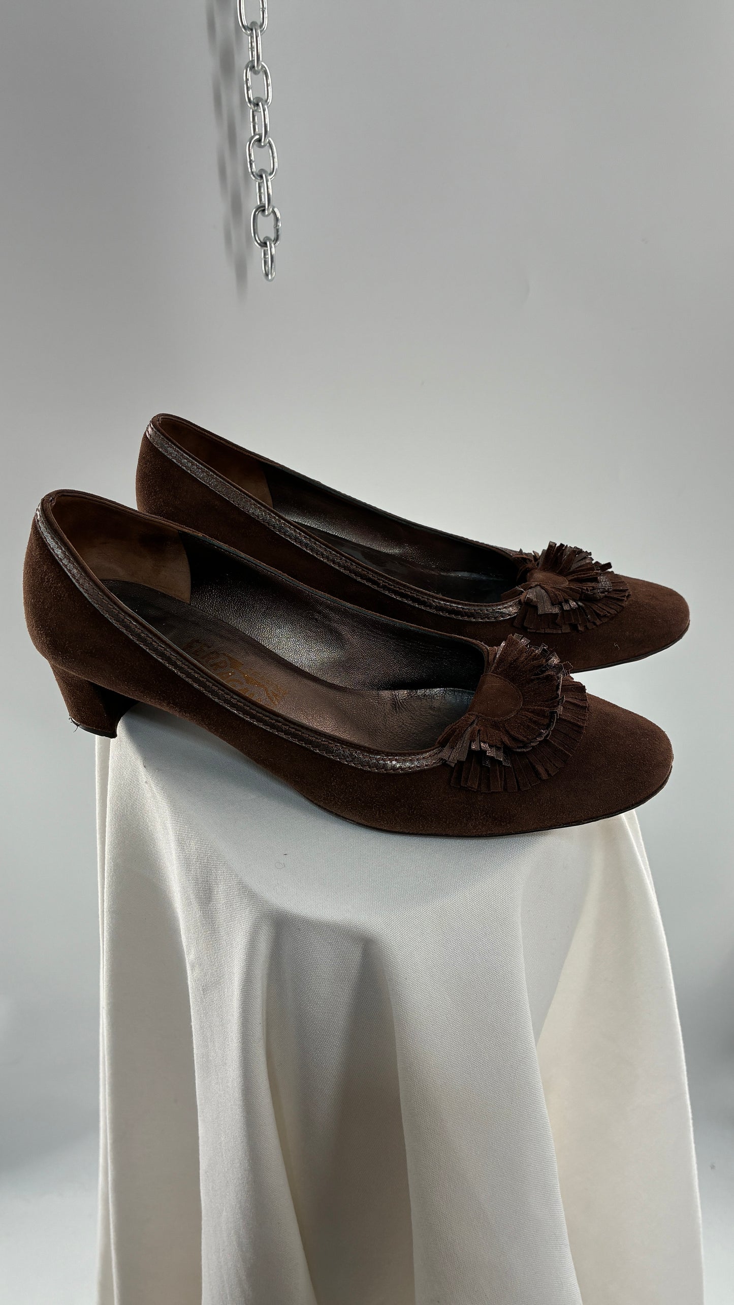 Vintage SALVATORE FERRAGAMO Brown Suede Leather Kitten Heel (10.5)