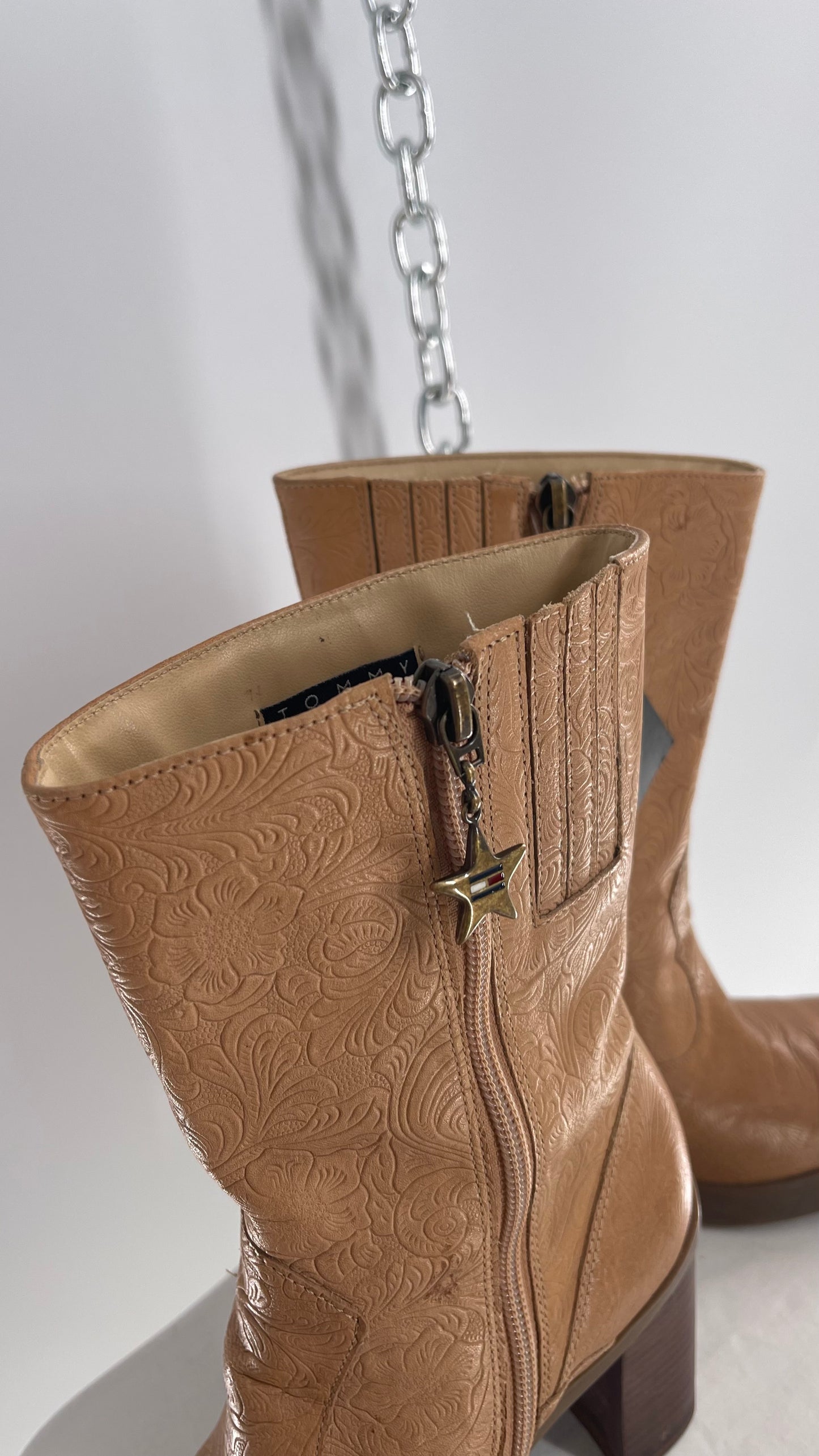 Rare Vintage Tommy Hilfiger Tan Floral Embossed Square Toe Block Heel Star Pull Booties  (6)