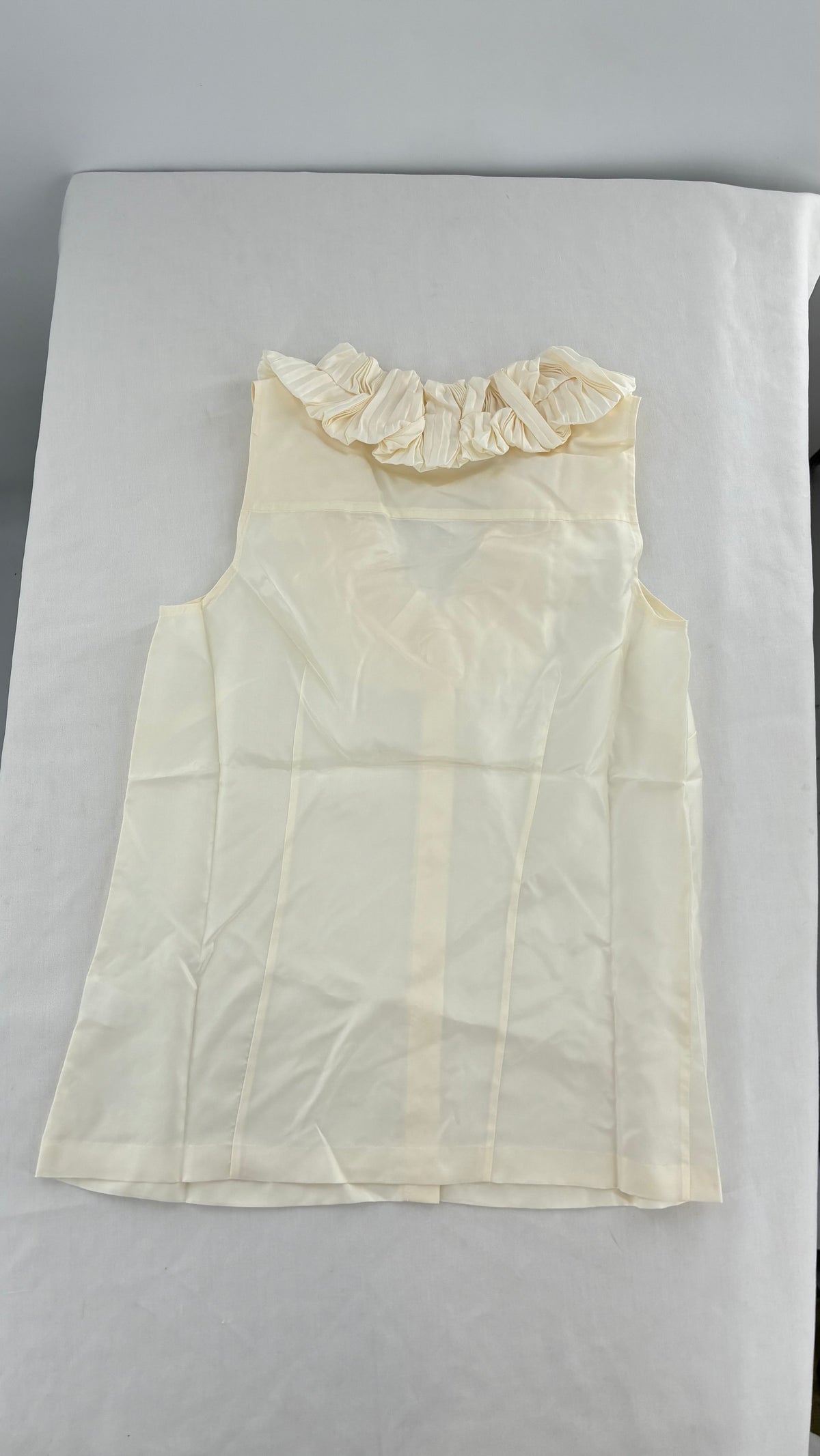 Vintage JCREW Ivory 100% Silk Button Front Sleeveless with Ruffled Neckline (0)