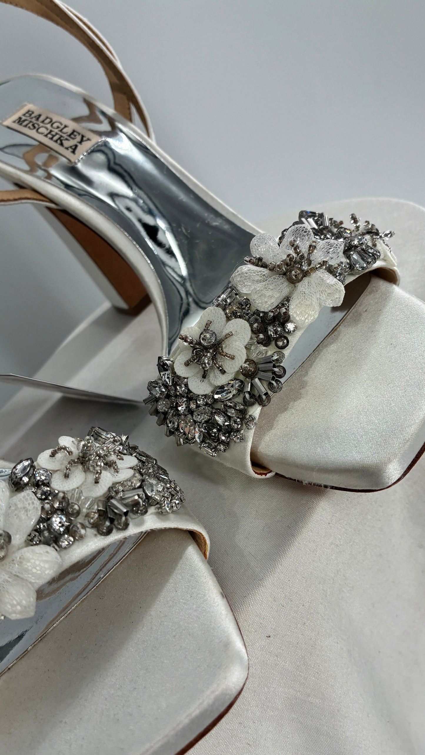 BADGLEY MISCHKA White Square Toe Embellished Florals Heels (9.5)