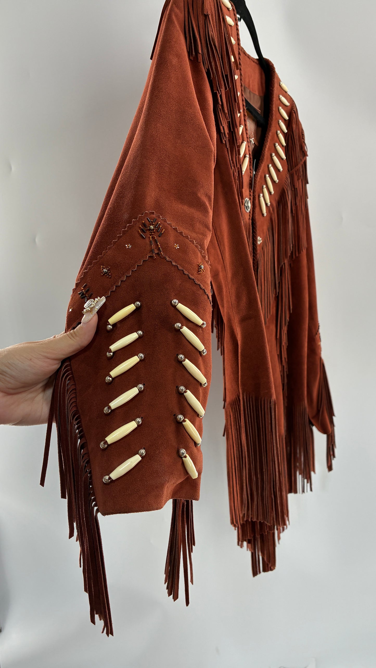 Vintage 1970s Suede Made in Old Senora Mexico Rust Thick Heavy Duty Suede Leather Jacket with Pointed Hemline, Beaded Details and Fringe Design (8)