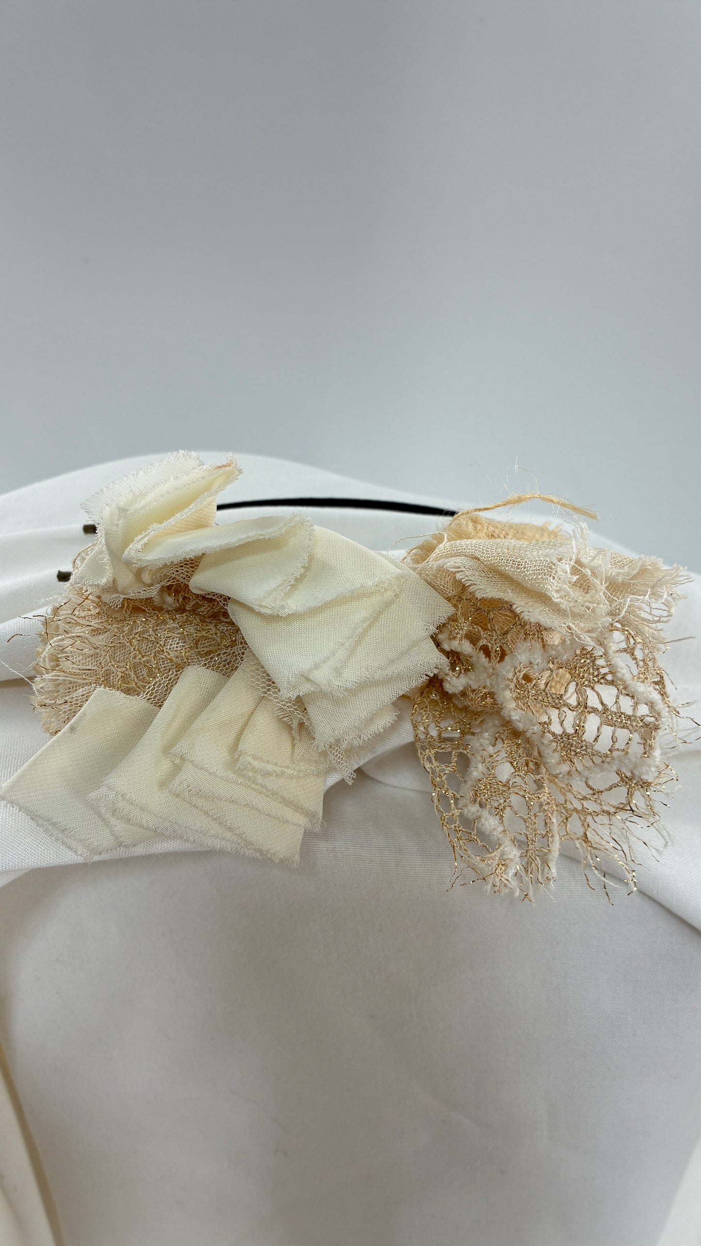 Vintage FARMER Handmade Discrete Headband with Oversized Beige Gold Bow Appliqué