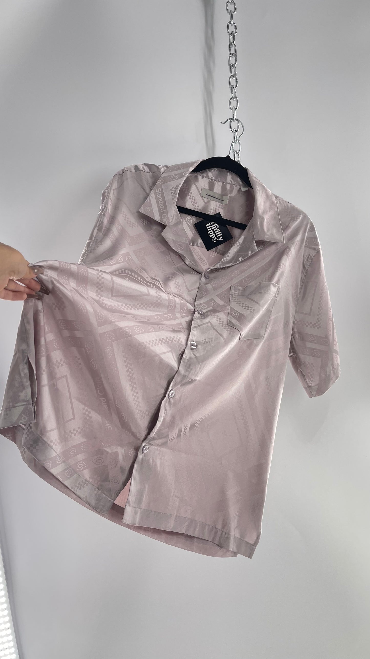 STANDARD/CLOTH Men’s Silver/Lilac Silky Shiny Button Up Short Sleeve (Large)