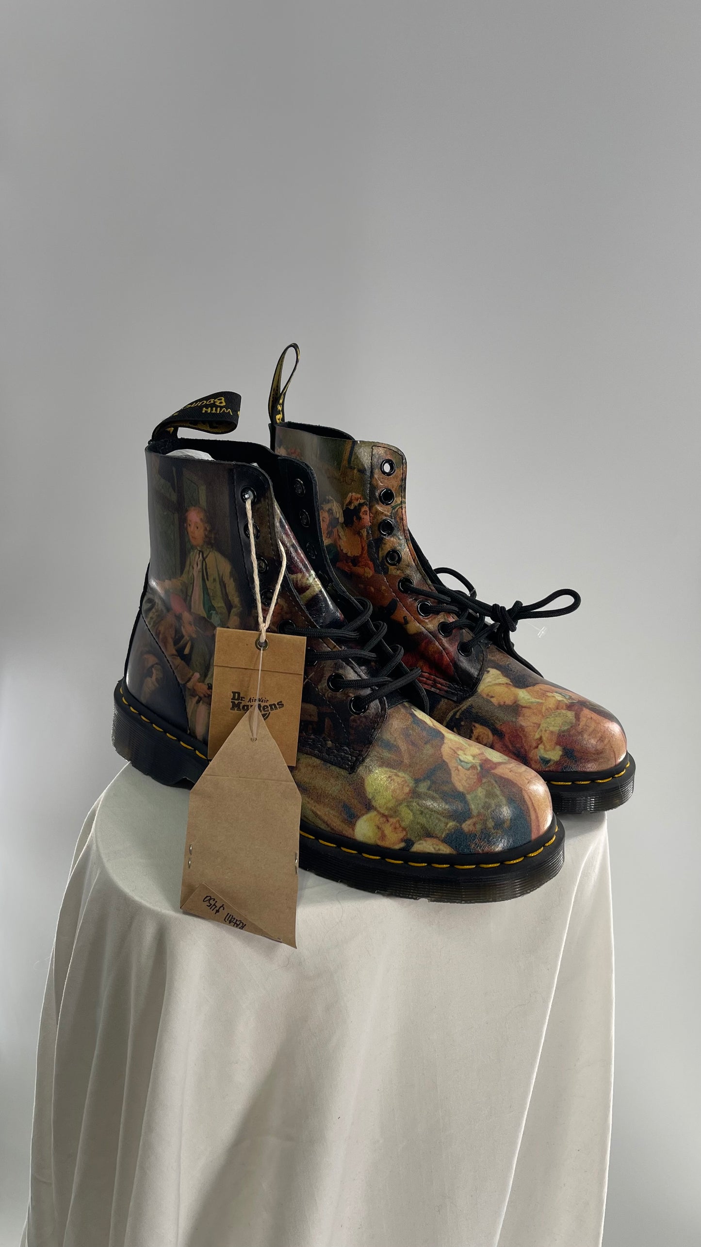 Dr Martens Men's William Hogarth Pascal 1460 Special Edition Art Museum Collection Boots. (8 M)