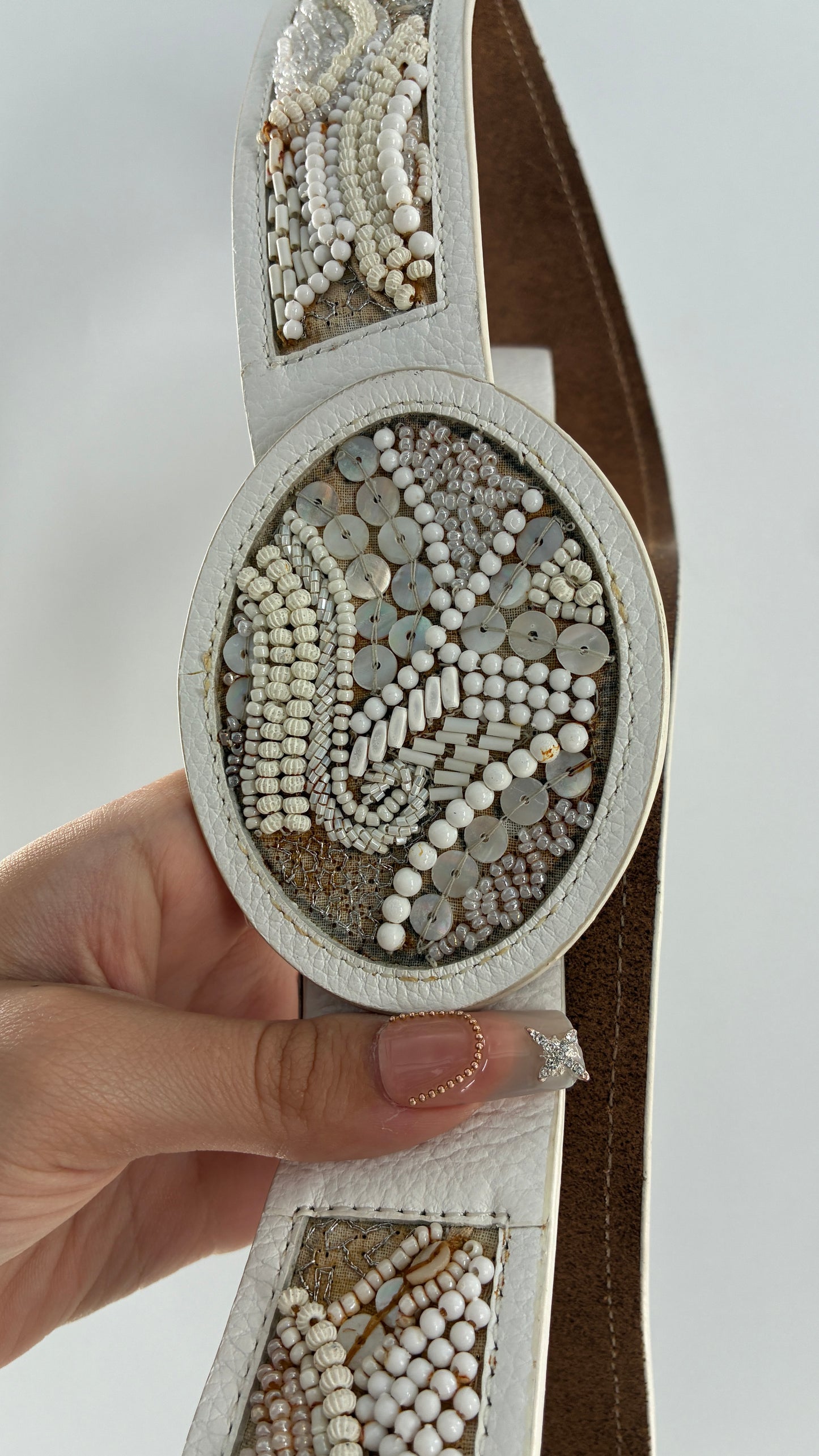 Vintage White Leather Belt with Beaded Details and Oval Buckle