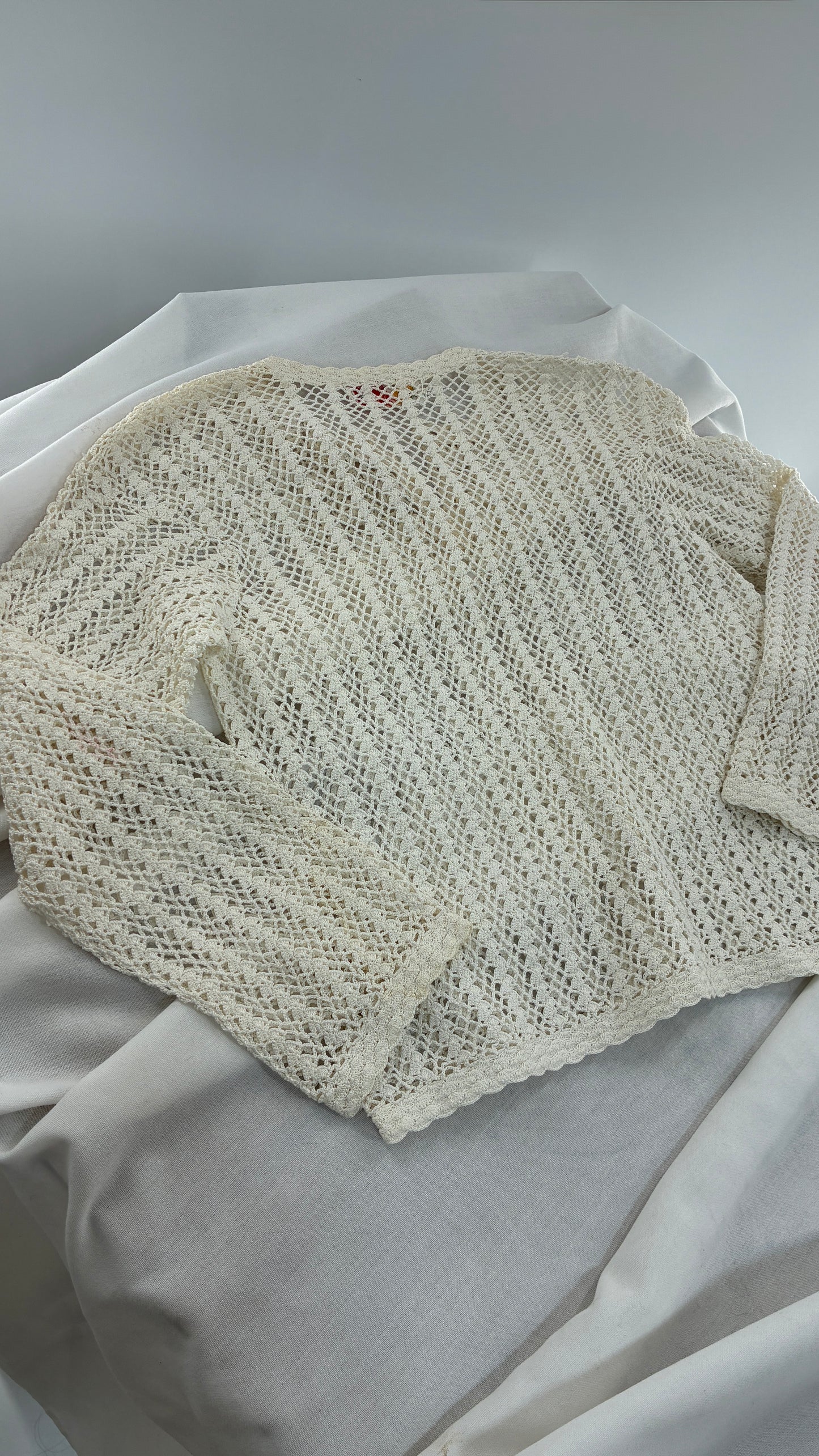 Vintage 1970s White Crochet Hand Made Quarter Sleeve Tunic Top Made in Shanghai (XS)