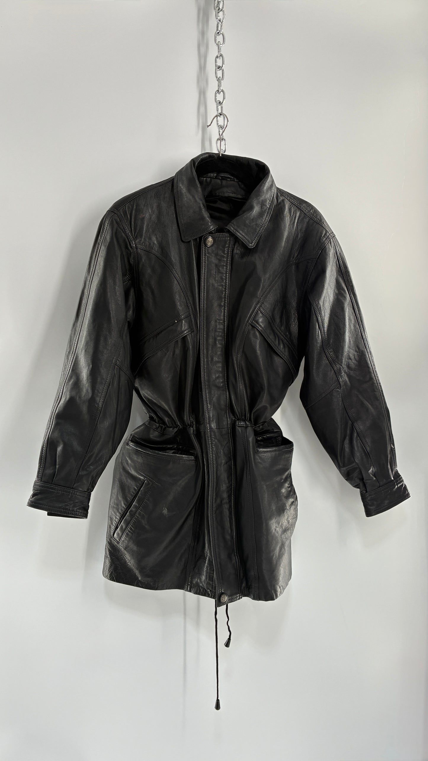 Vintage Black Leather Jacket with Waist Cinch and Double Pockets (S/M)