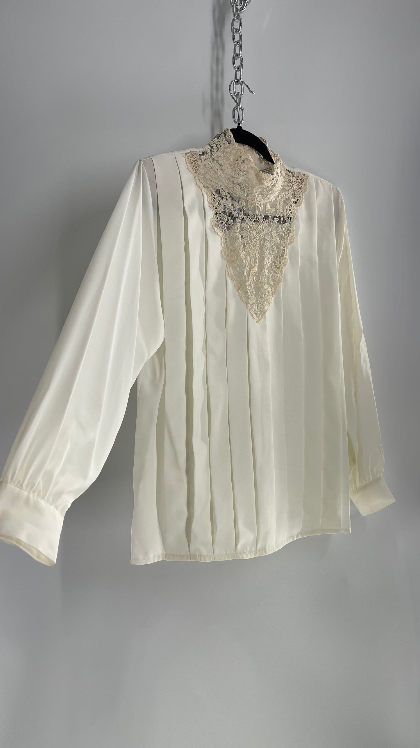 Vintage Off White Pleated Front Lace Neckline Blouse (10)